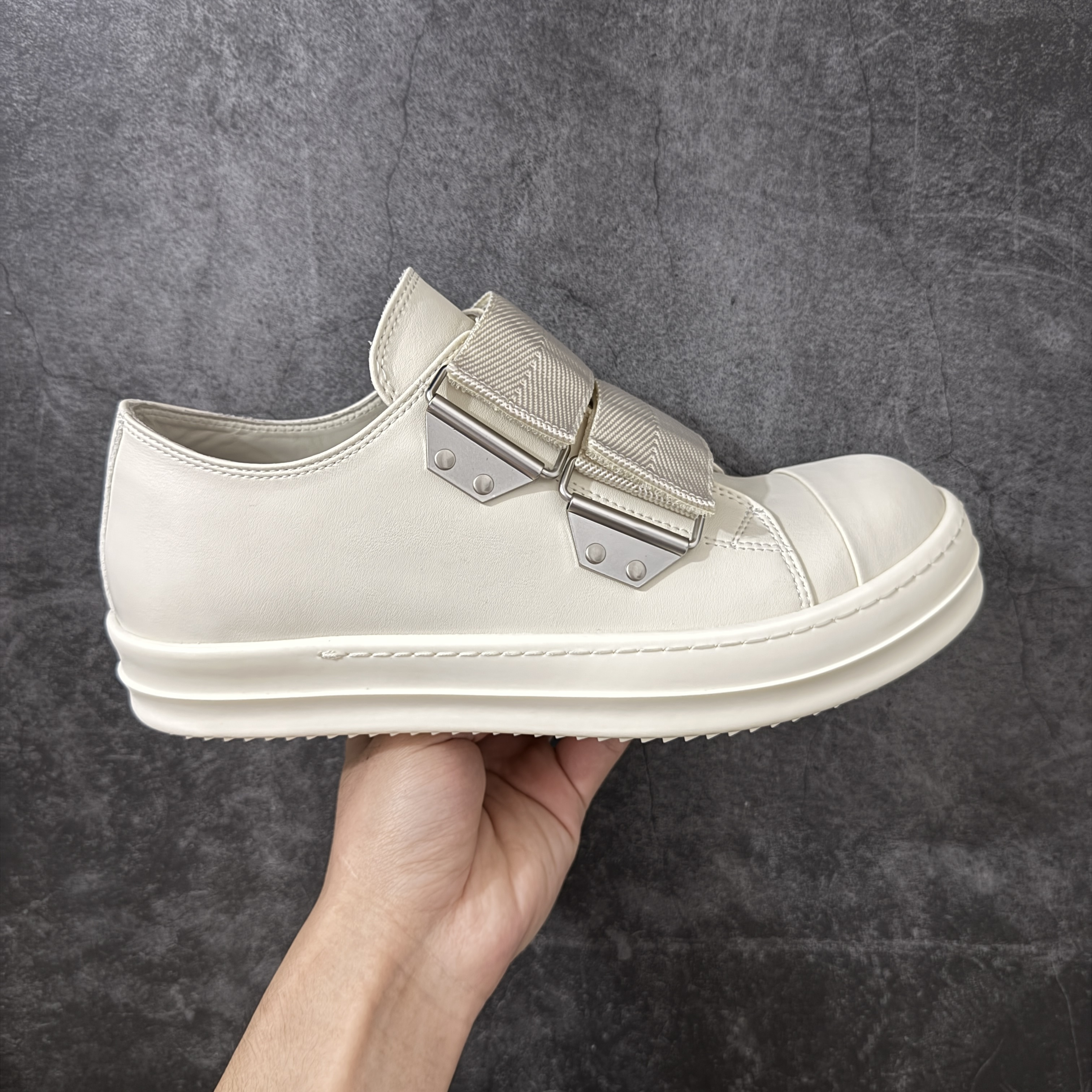 RICK OWENS RO 圆头 板鞋 休闲鞋 波鞋 男鞋  帆布  低筒   白色 魔术贴 RP01F6897LCO-1111
