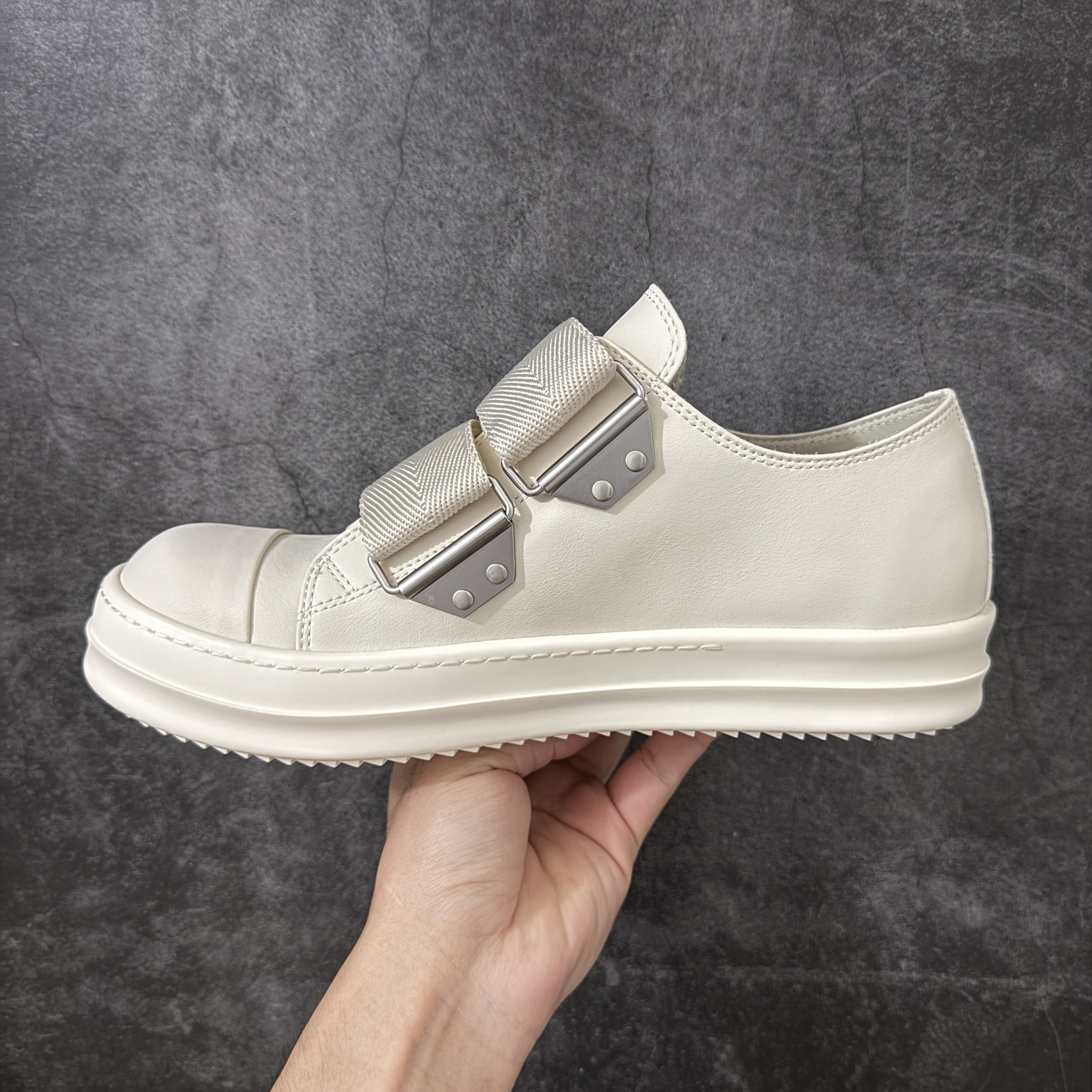 RICK OWENS RO 圆头 板鞋 休闲鞋 波鞋 男鞋  帆布  低筒   白色 魔术贴 RP01F6897LCO-1111