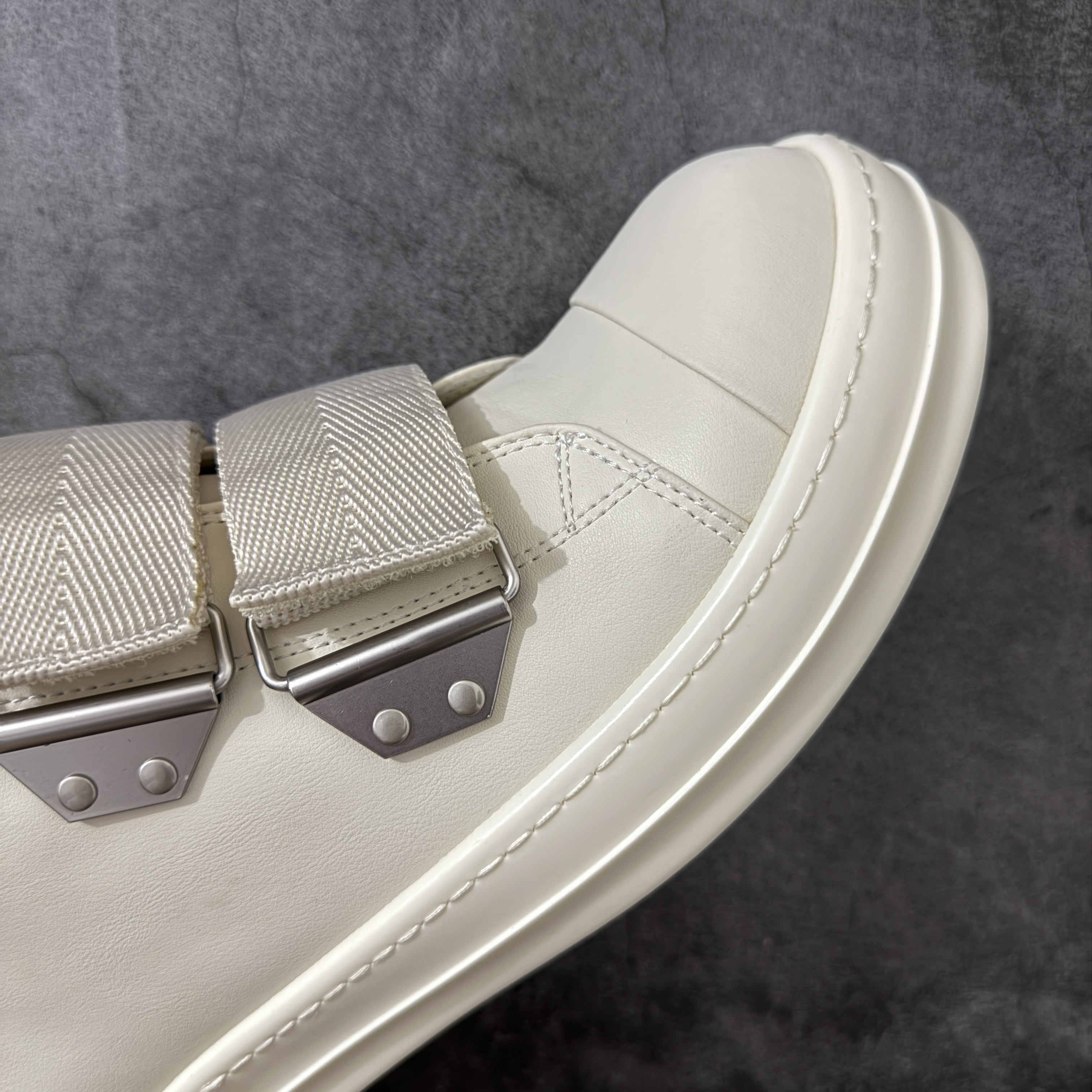 RICK OWENS RO 圆头 板鞋 休闲鞋 波鞋 男鞋  帆布  低筒   白色 魔术贴 RP01F6897LCO-1111