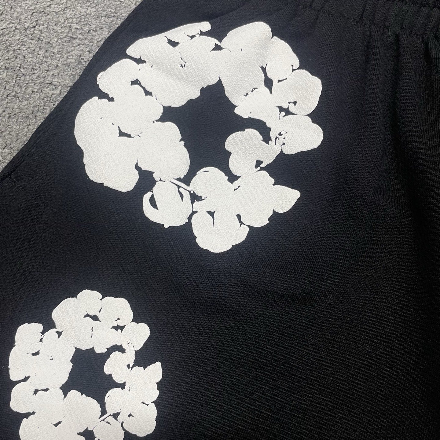 DT Denim Tears Cotton Wreath 木棉花 图案发泡印花 松紧  运动 短裤 