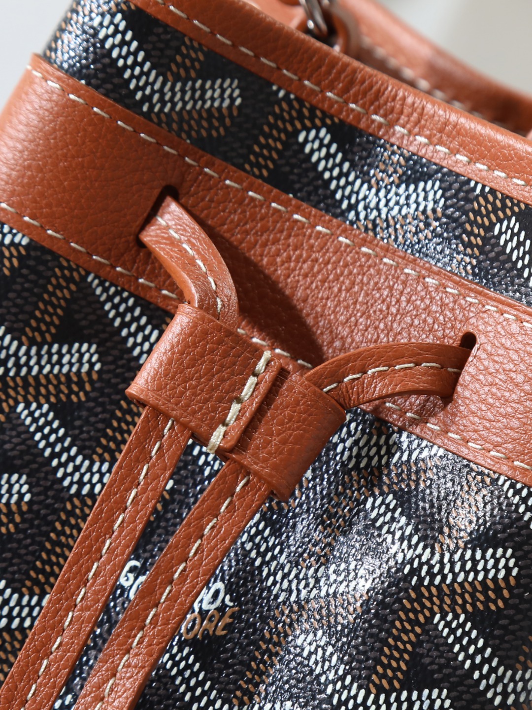 GOYARD 戈雅水桶 Mini MPetit Flot  -Canvas and Calfskin Shoulder Bag F0 PEFLOTMINTY