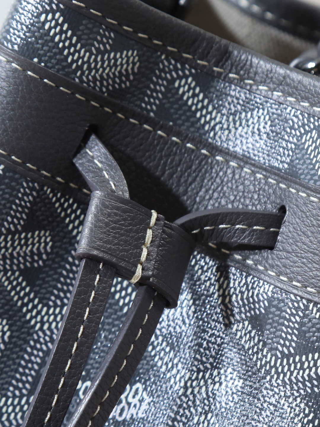 GOYARD 戈雅水桶 Mini MPetit Flot  -Canvas and Calfskin Shoulder Bag F0 PEFLOTMINTY
