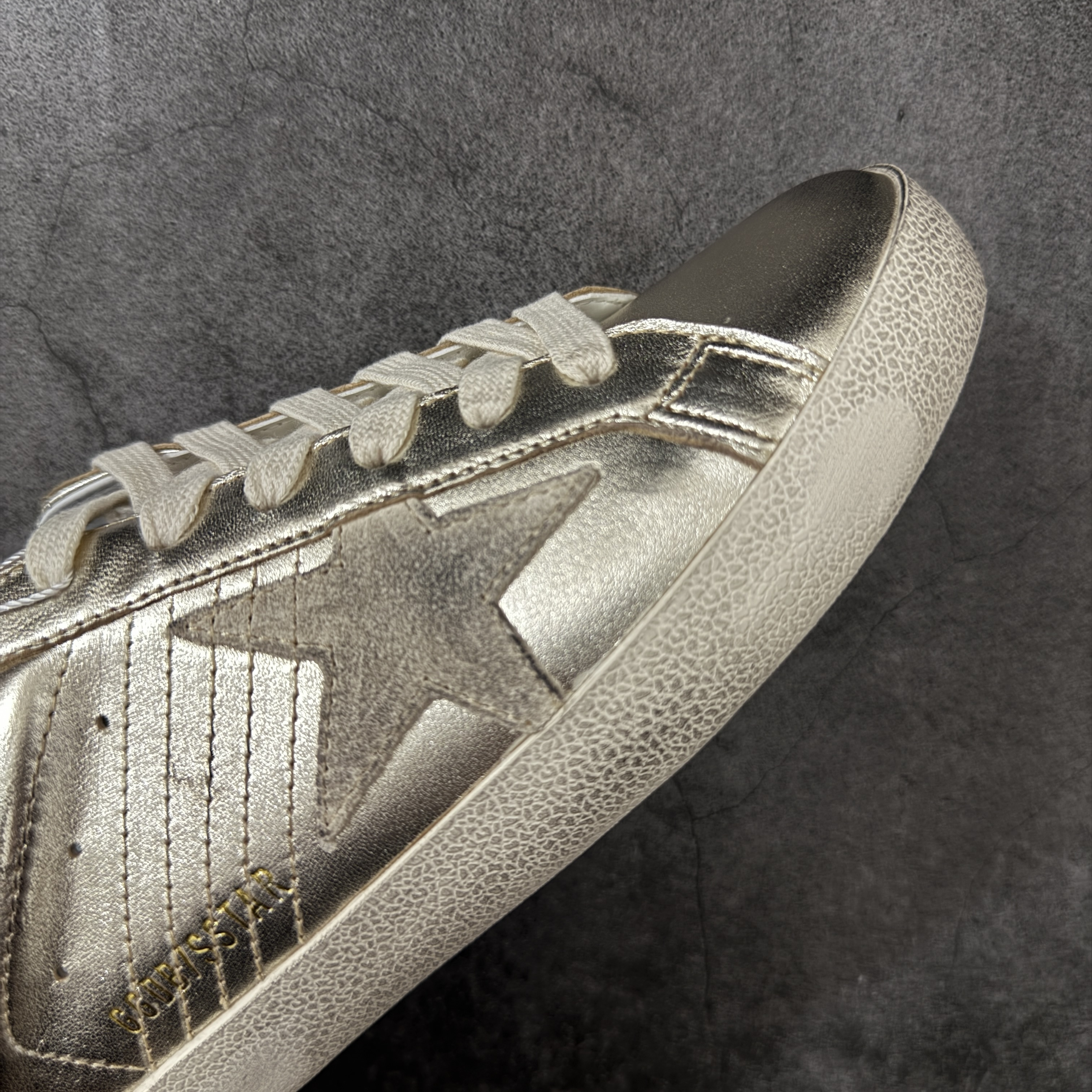 Golden Goose SuperStar GGDB 做旧 低筒 小脏鞋 休闲时尚 板鞋 男鞋 女鞋 麂皮星星 白色（size有偏小情况.如拿捏不准请联络客服）