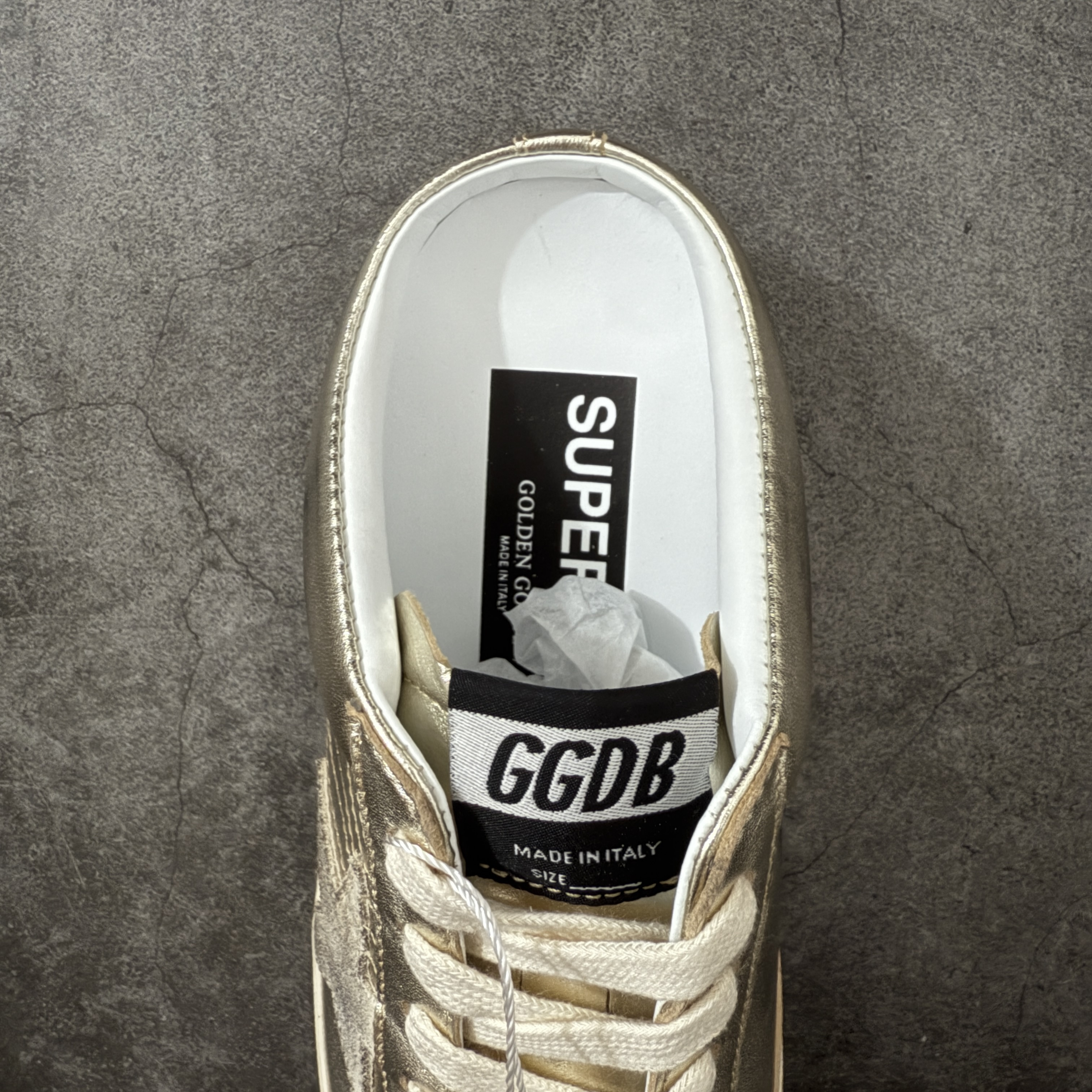 Golden Goose SuperStar GGDB 做旧 低筒 小脏鞋 休闲时尚 板鞋 男鞋 女鞋 麂皮星星 白色（size有偏小情况.如拿捏不准请联络客服）