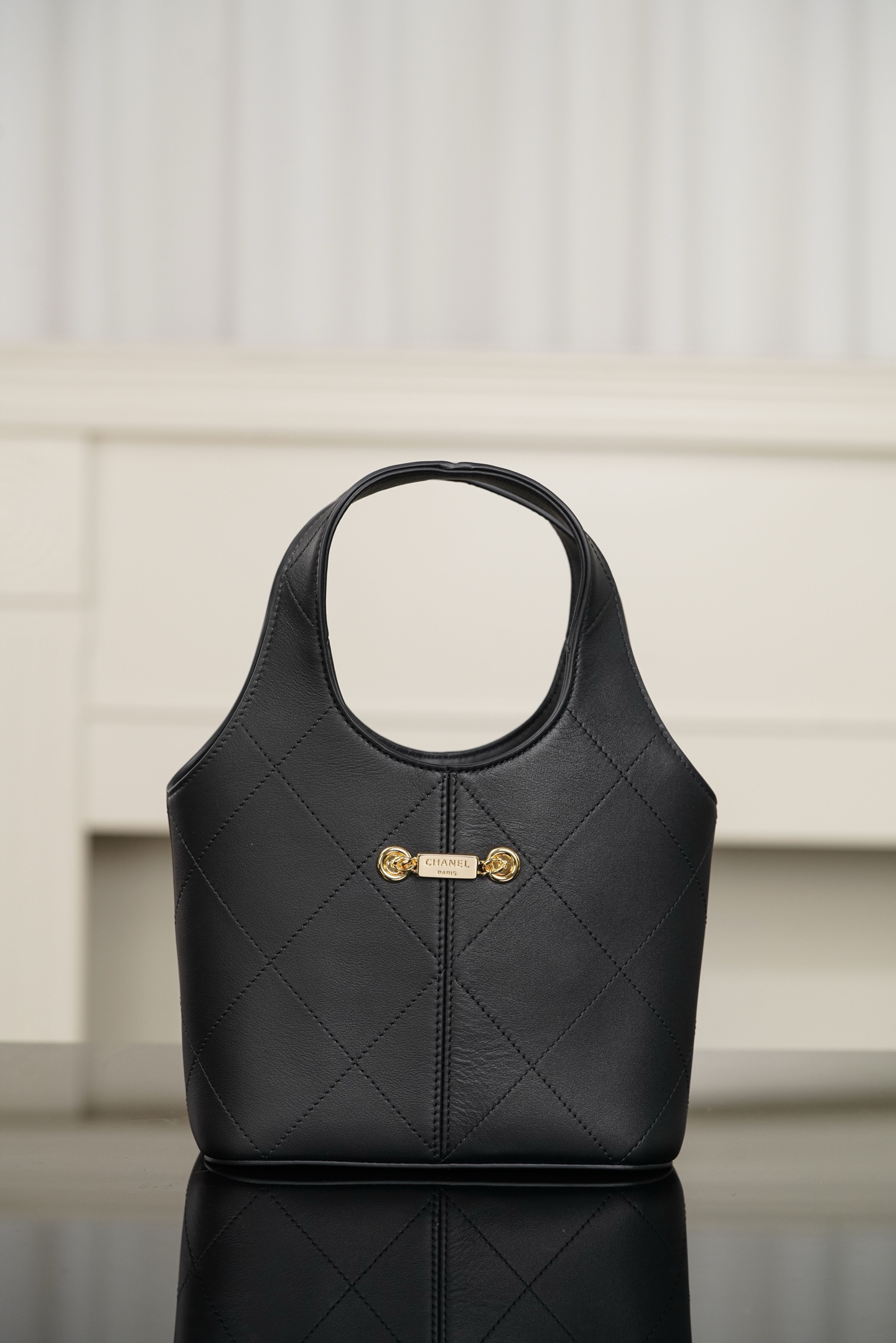 Chanel 26P hobo- Quilted calfskin with gold-tone accents and the double-C logo- 单肩包 A0 AS6132-B23332-94305