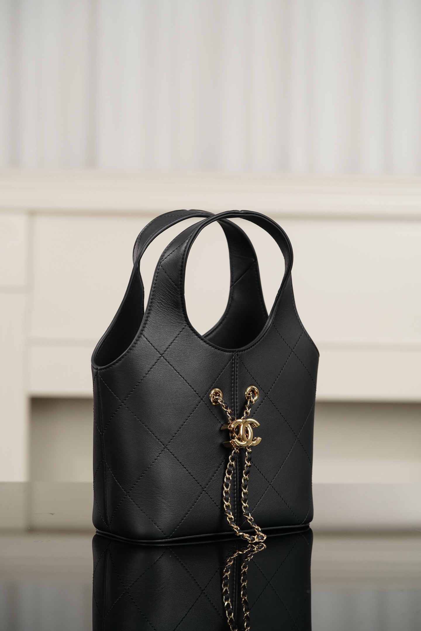 Chanel 26P hobo- Quilted calfskin with gold-tone accents and the double-C logo- 单肩包 A0 AS6132-B23332-94305