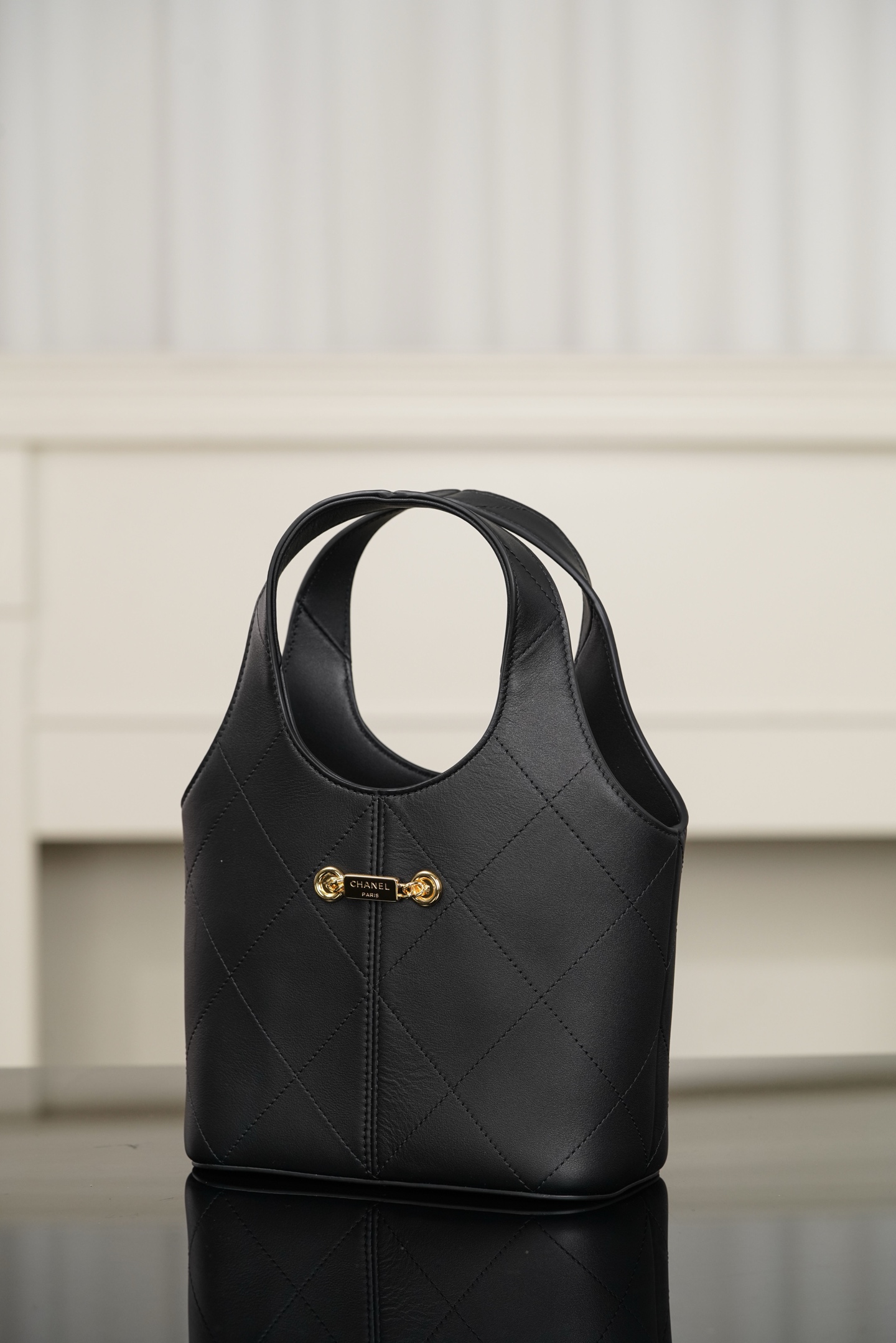 Chanel 26P hobo- Quilted calfskin with gold-tone accents and the double-C logo- 单肩包 A0 AS6132-B23332-94305
