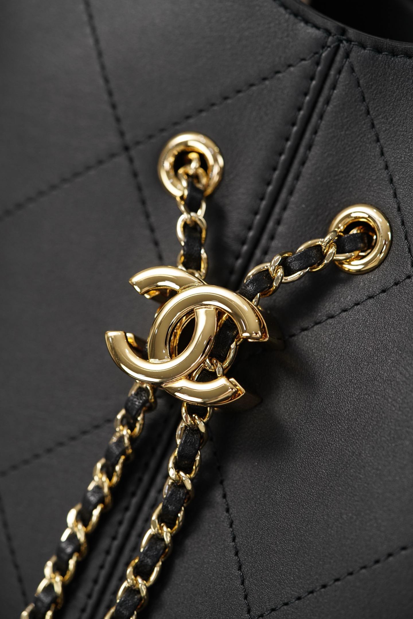 Chanel 26P hobo- Quilted calfskin with gold-tone accents and the double-C logo- 单肩包 A0 AS6132-B23332-94305