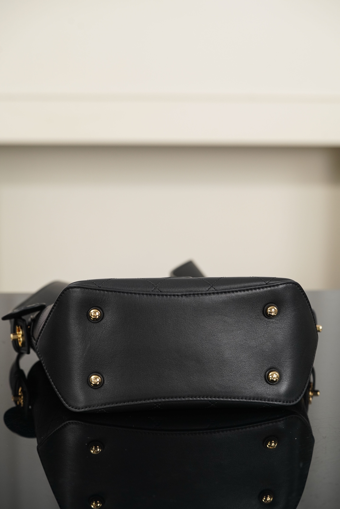 Chanel 26P 隐藏款 hobo- Quilted calfskin with gold-tone accents and the double-C logo- 单肩包 A0  