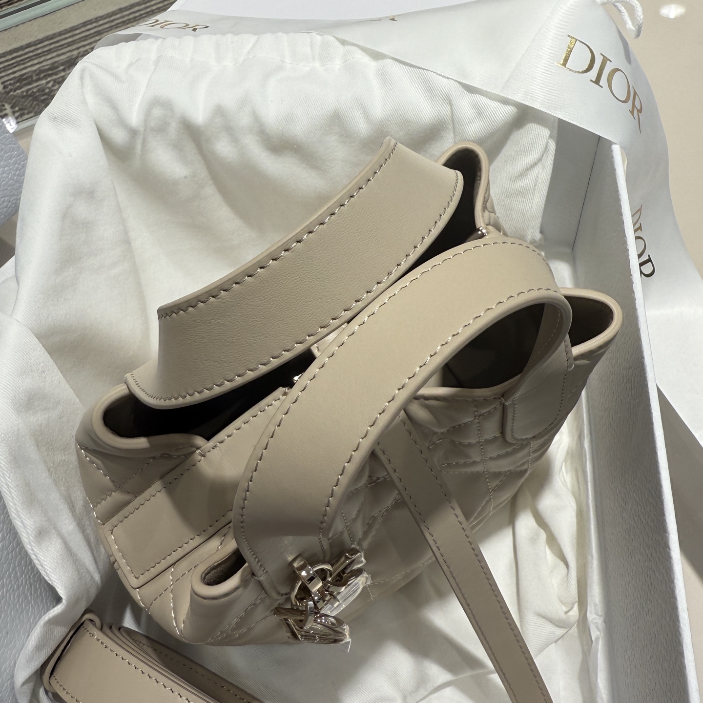 DIOR 迪奥托特mini- Toujours CD Lock Calfskin Tote Bag (Shoulder/Hand-Carry)-F0-S6100OSNW-M51U