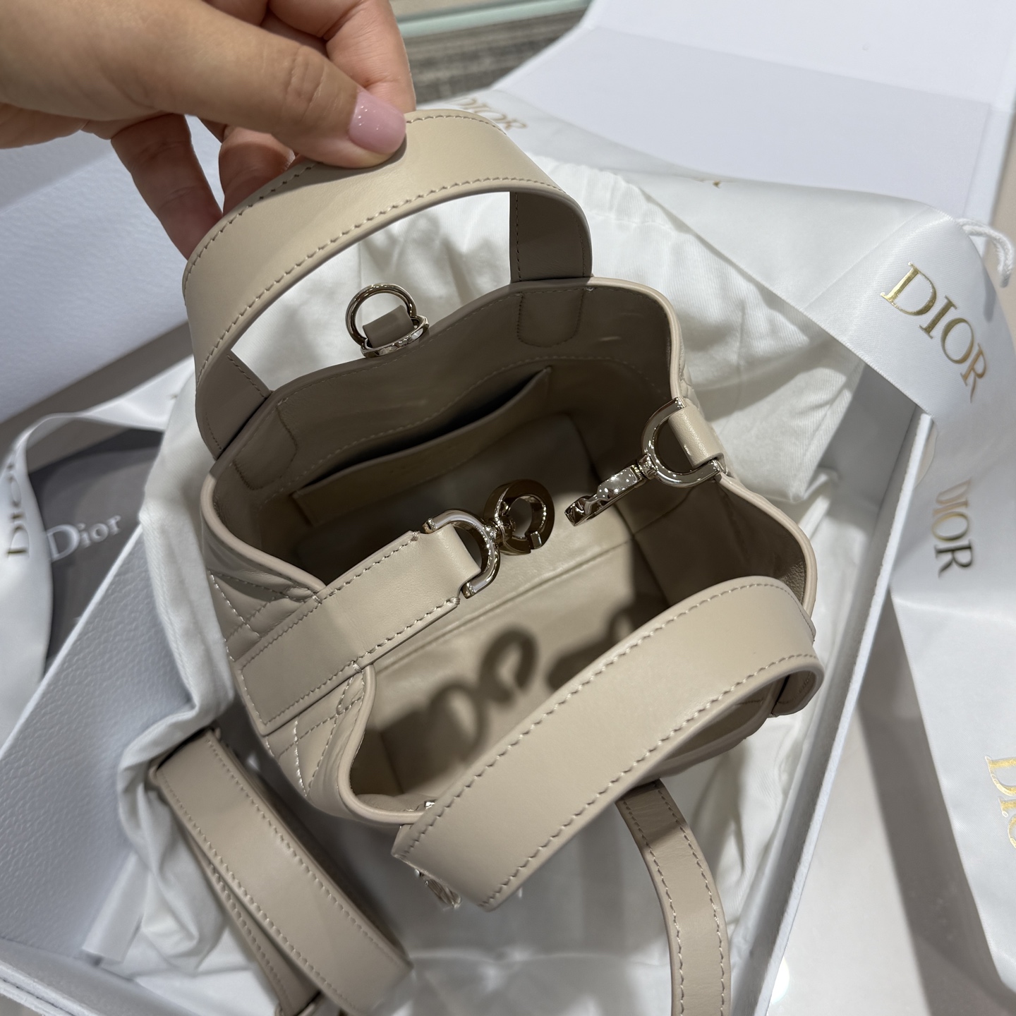 DIOR 迪奥托特mini- Toujours CD Lock Calfskin Tote Bag (Shoulder/Hand-Carry)-F0-S6100OSNW-M51U