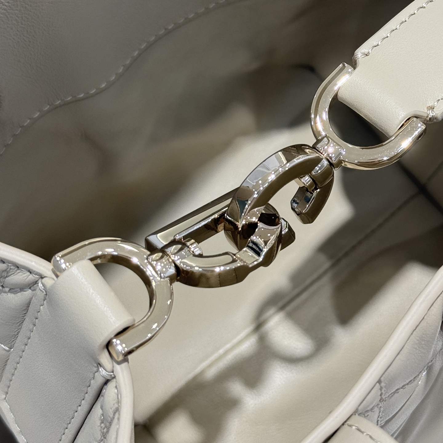 DIOR 迪奥托特mini- Toujours CD Lock Calfskin Tote Bag (Shoulder/Hand-Carry)-F0-S6100OSNW-M51U