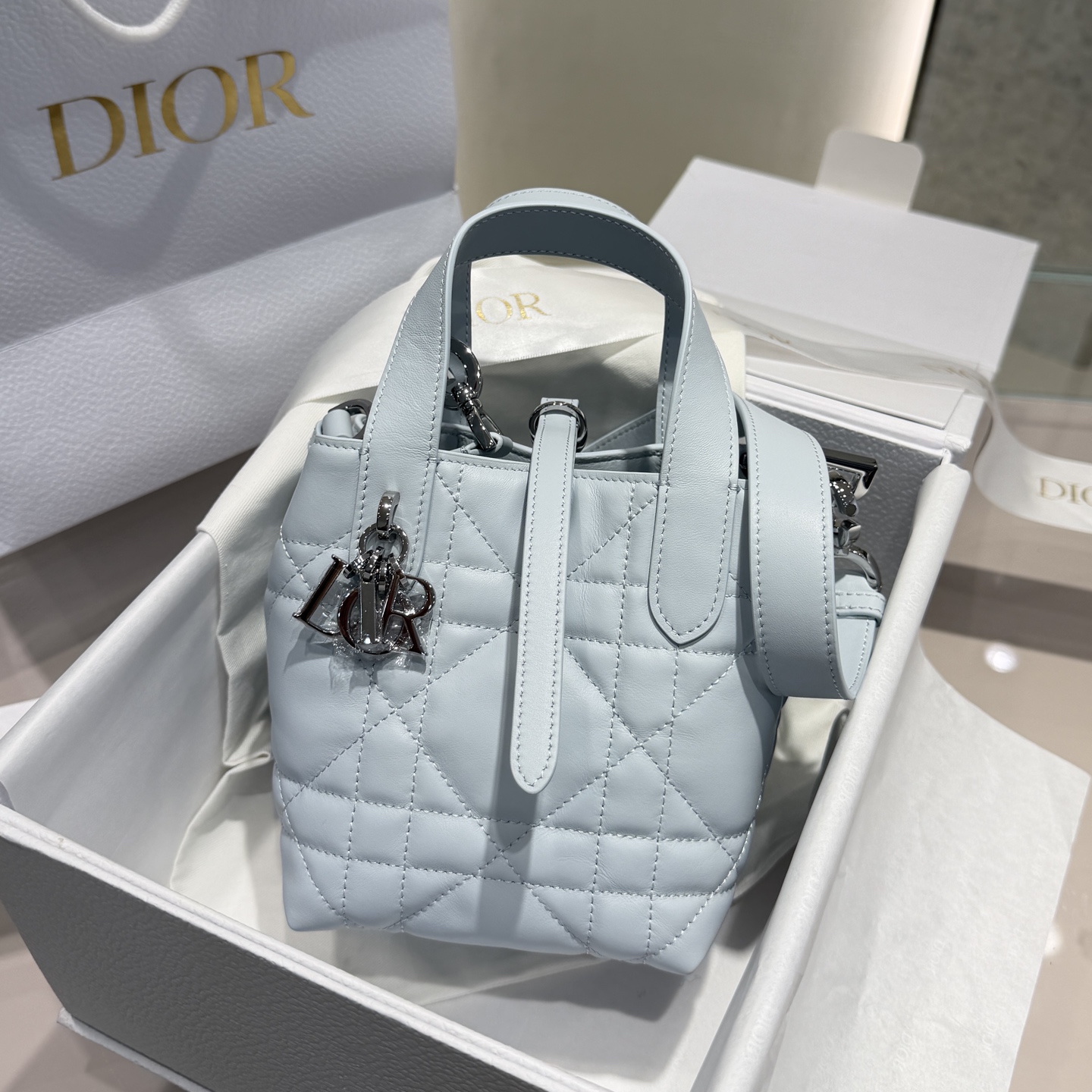 DIOR 迪特mini- Toujours CD Lock Calfskin Tote Bag (Shoulder/Hand-Carry)-F0-S6100OSNW-M51U