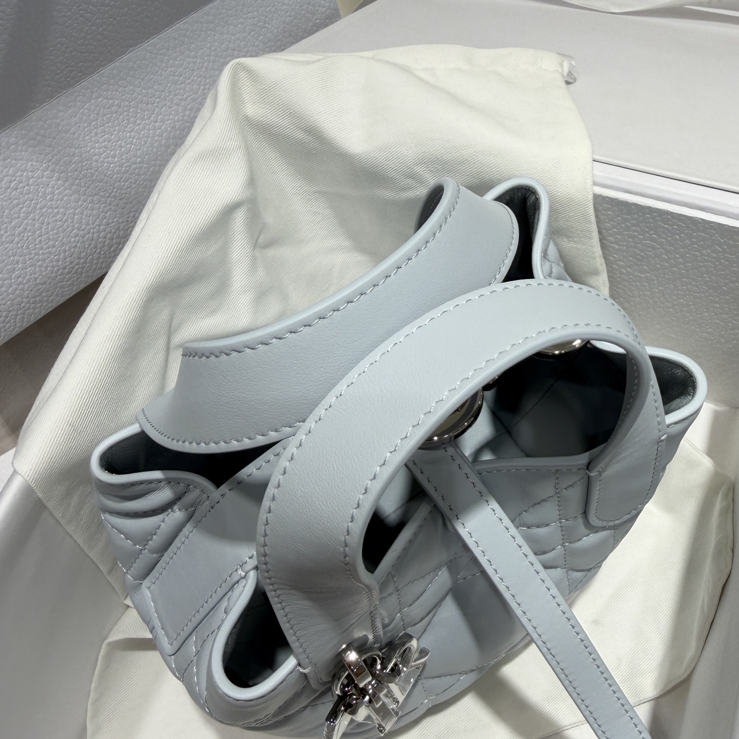DIOR 迪特mini- Toujours CD Lock Calfskin Tote Bag (Shoulder/Hand-Carry)-F0-S6100OSNW-M51U