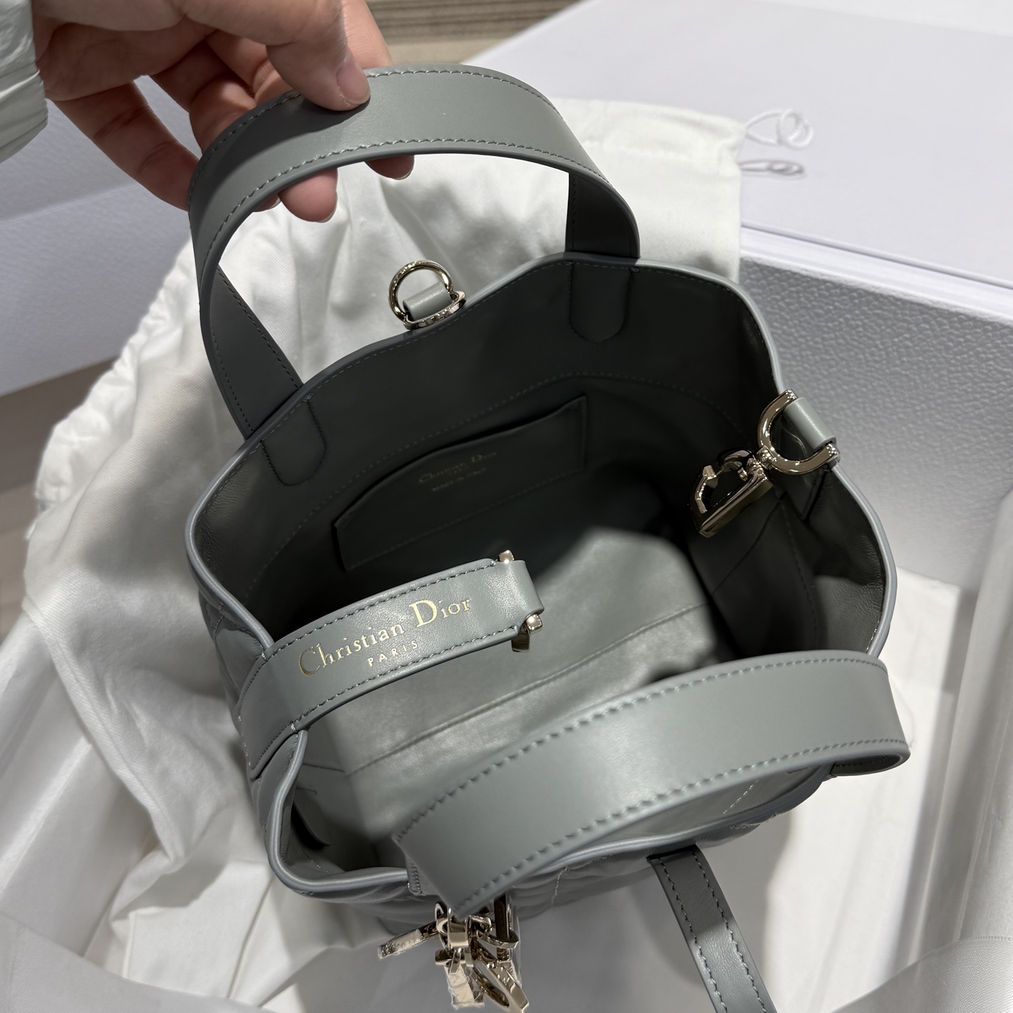 DIOR 迪奥菜篮子 small- Toujours CD Lock Calfskin Tote Bag (Shoulder/Hand-Carry)-F0- M2835OSNW-M41G