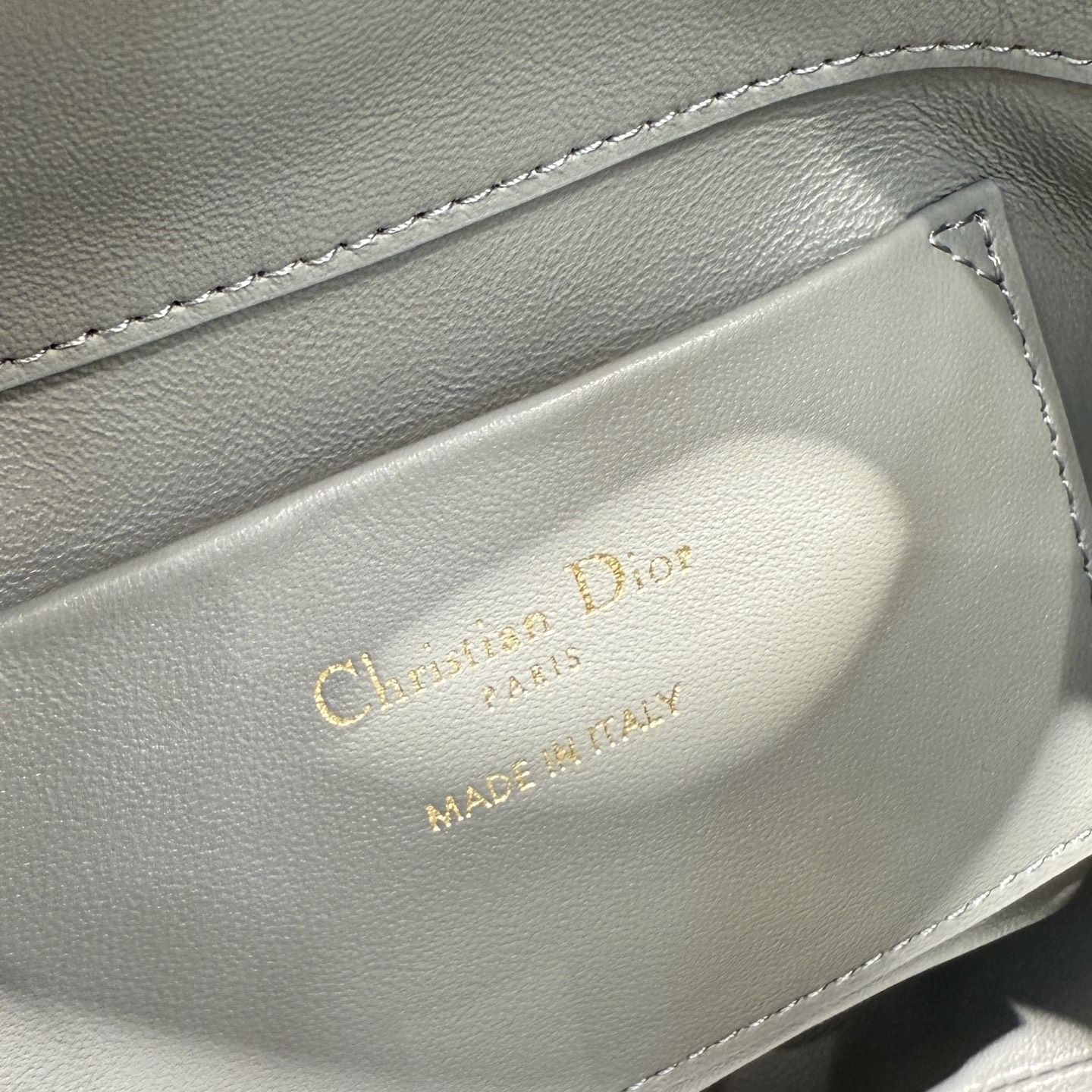 DIOR 迪奥菜篮子 small- Toujours CD Lock Calfskin Tote Bag (Shoulder/Hand-Carry)-F0- M2835OSNW-M41G