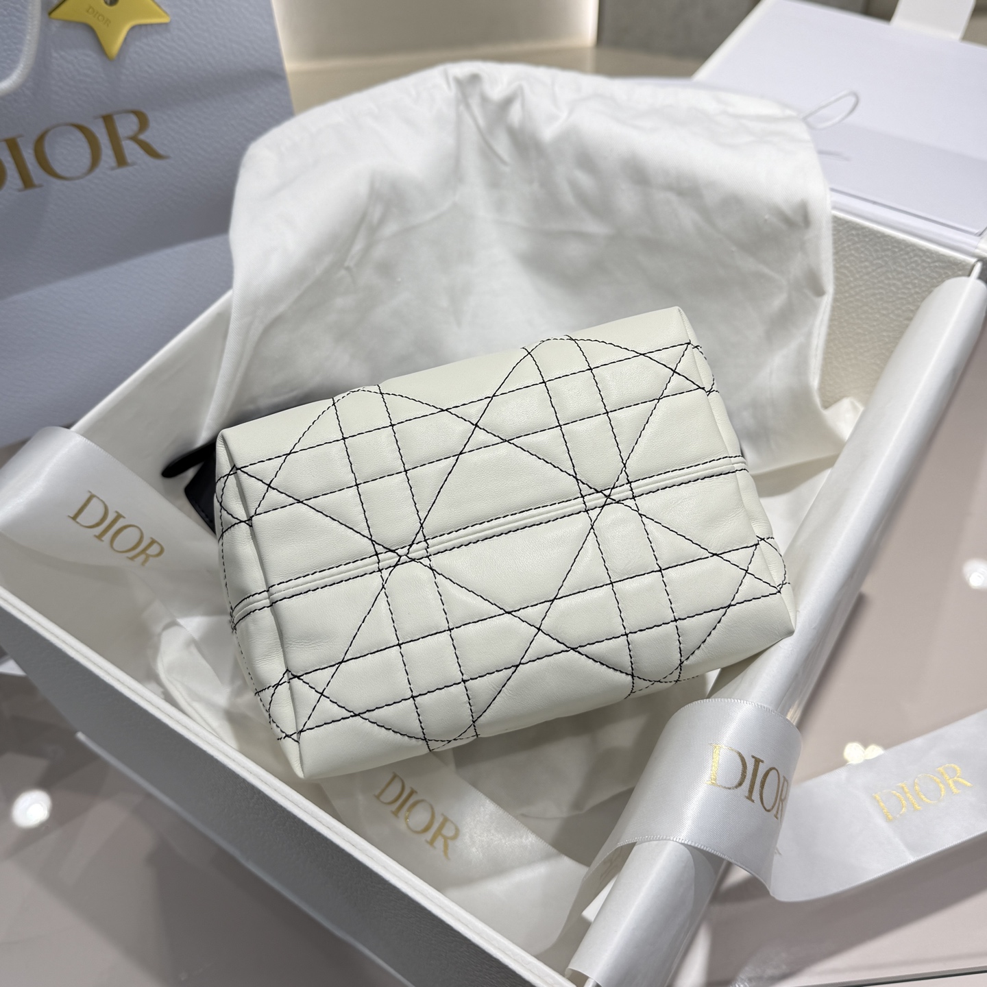 DIOR 迪奥菜篮子 small- Toujours CD Lock Calfskin Tote Bag (Shoulder/Hand-Carry)-F0- M2835PSOB-M06E