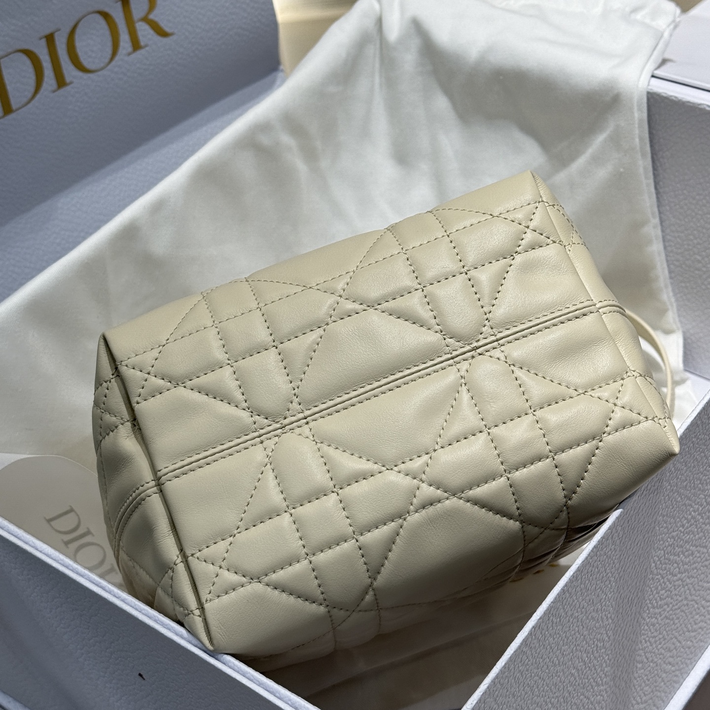 DIOR 迪奥菜篮子 small- Toujours CD Lock Calfskin Tote Bag (Shoulder/Hand-Carry)-F0- M2835OSNW_M79U
