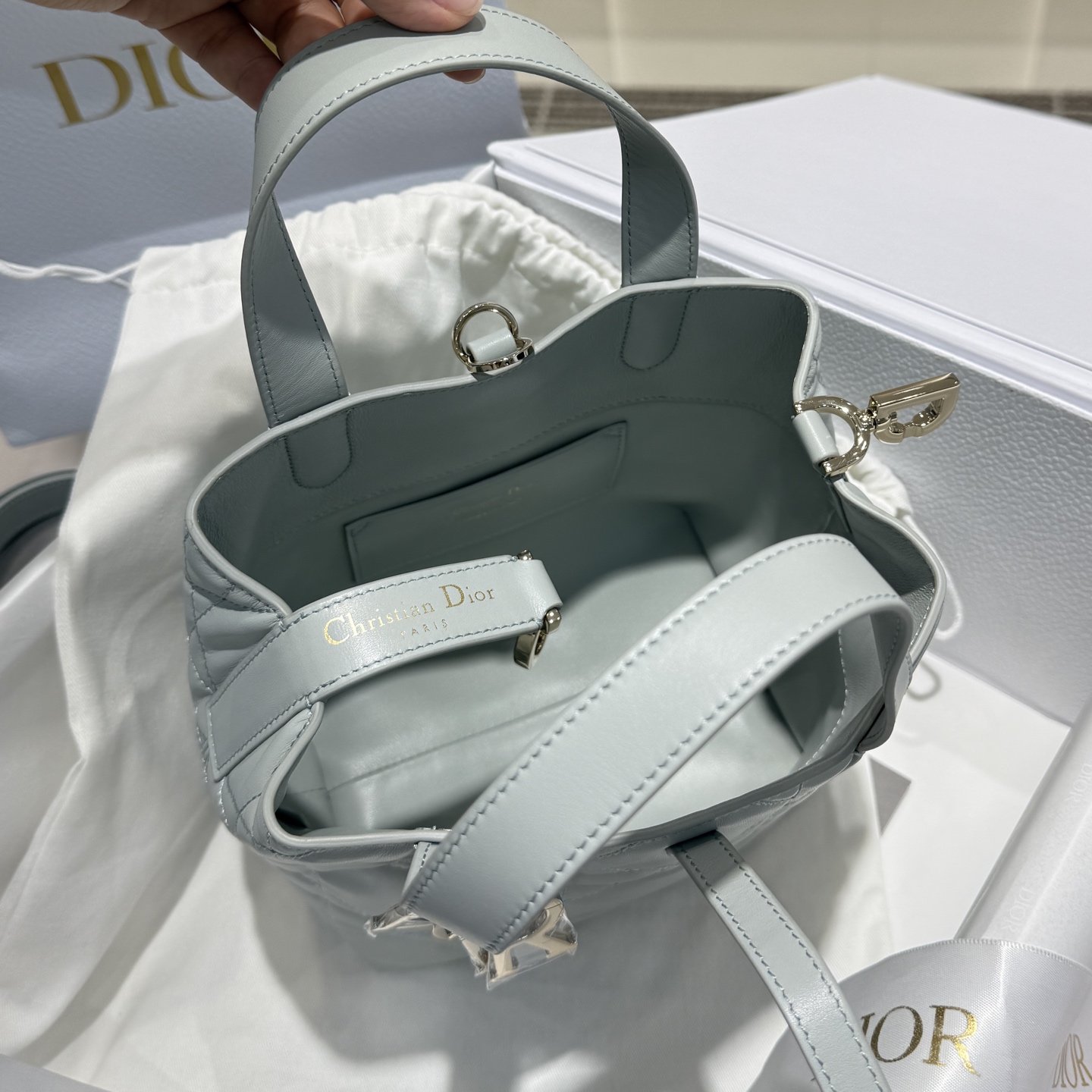 DIOR 迪奥菜篮子 small- Toujours CD Lock Calfskin Tote Bag (Shoulder/Hand-Carry)-F0- M2835PSNW-M39Z