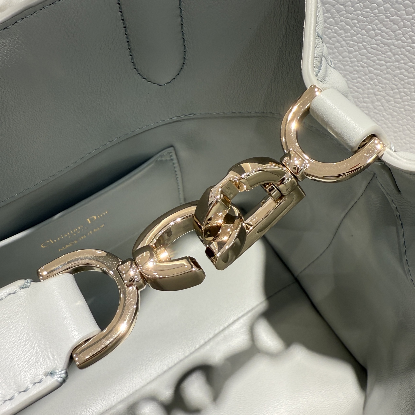 DIOR 迪奥菜篮子 small- Toujours CD Lock Calfskin Tote Bag (Shoulder/Hand-Carry)-F0- M2835PSNW-M39Z