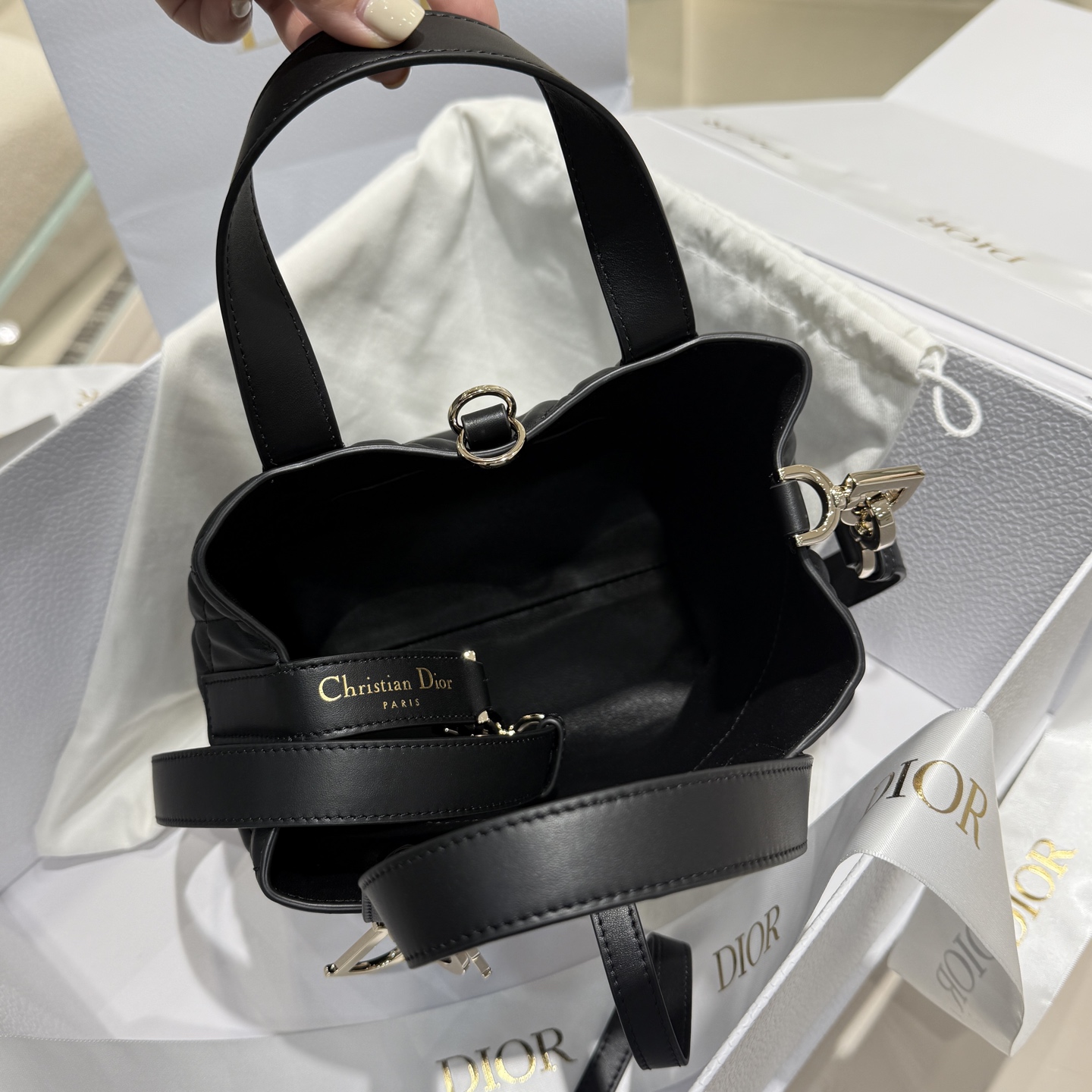 DIOR 迪奥菜篮子 small- Toujours CD Lock Calfskin Tote Bag (Shoulder/Hand-Carry)-F0- M2835OSNW-M900