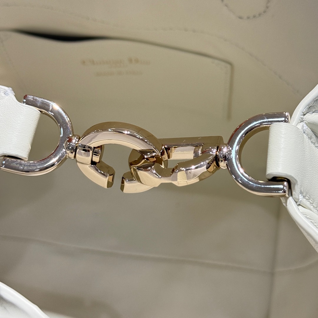 DIOR 迪奥菜篮子 small- Toujours CD Lock Calfskin Tote Bag (Shoulder/Hand-Carry)-F0- M2835OSNW-M030