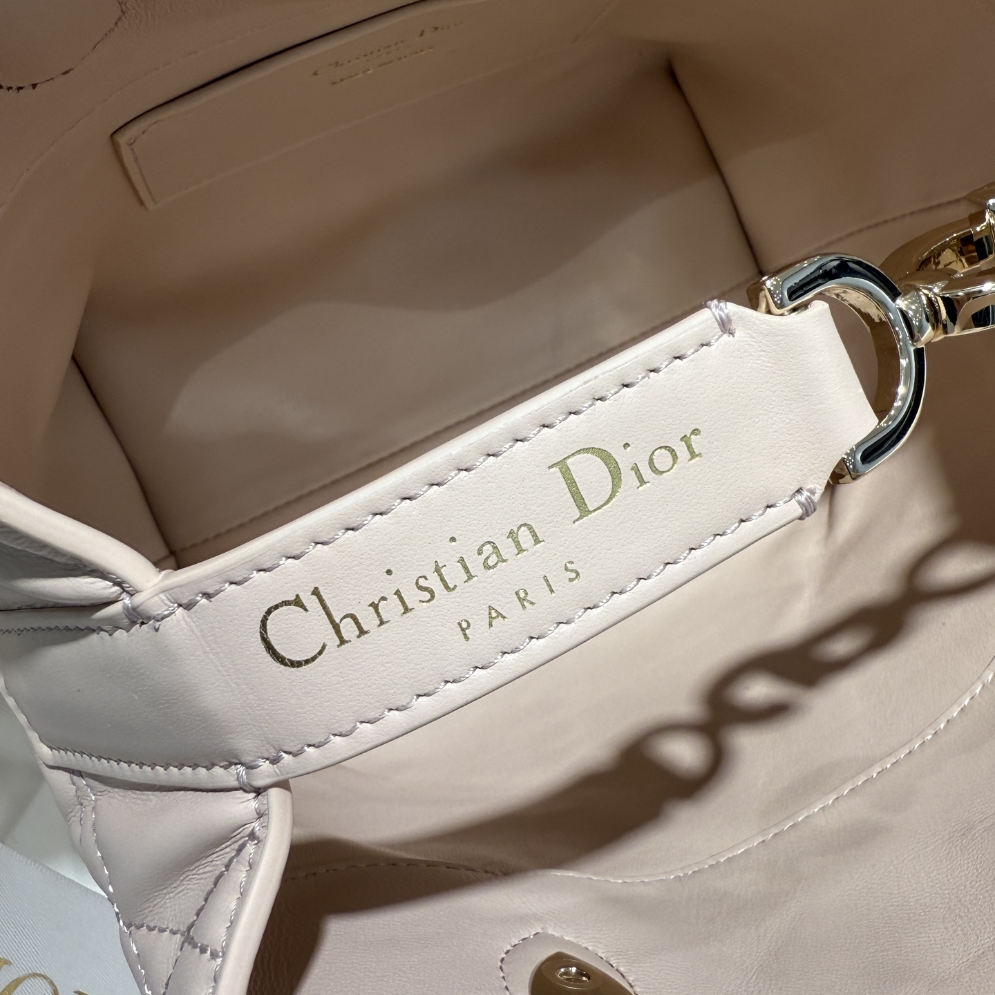 DIOR 迪奥菜篮子 small- Toujours CD Lock Calfskin Tote Bag (Shoulder/Hand-Carry)-F0- M2835OSNW-M413