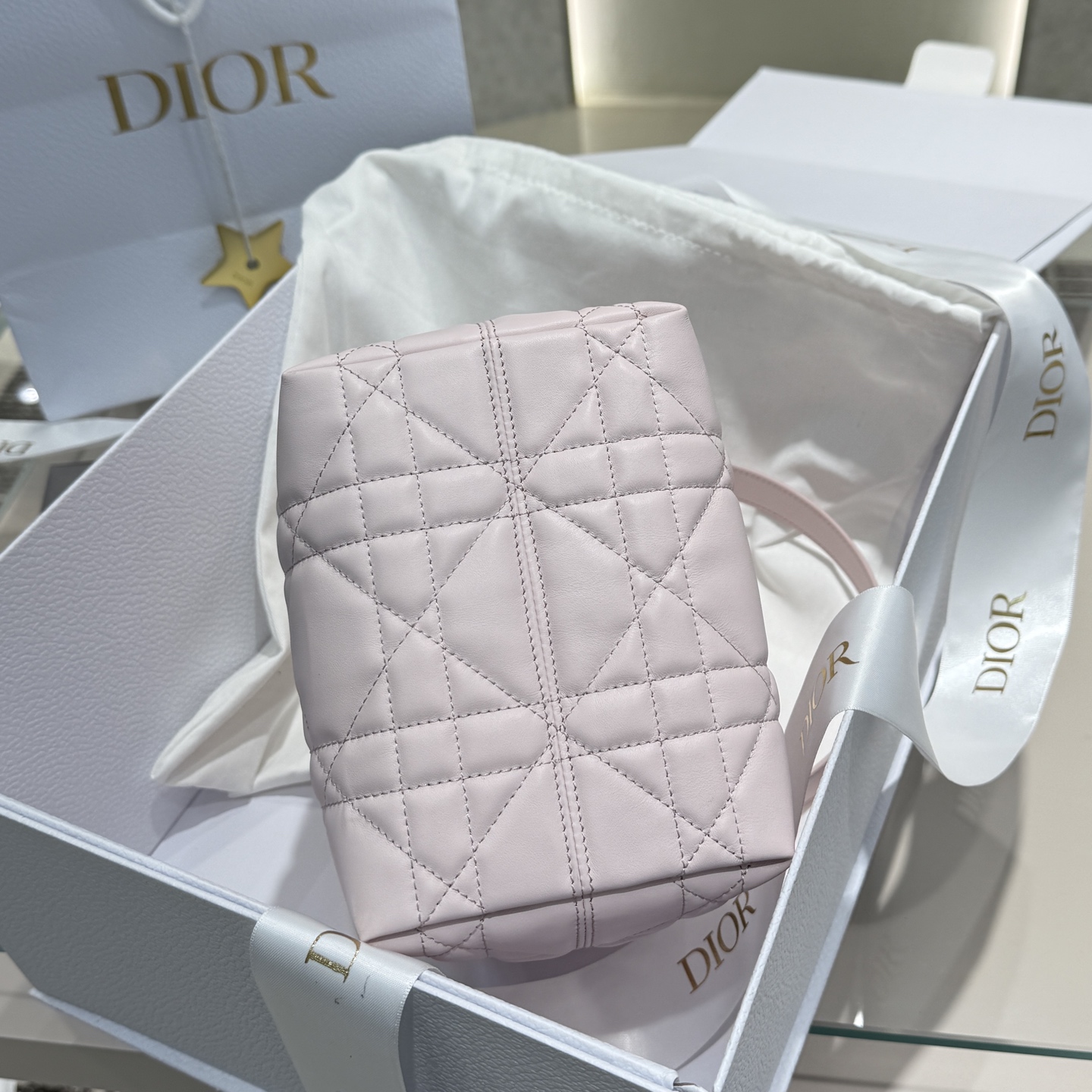 DIOR 迪奥菜篮子 small- Toujours CD Lock Calfskin Tote Bag (Shoulder/Hand-Carry)-F0- M2835OSNW-M02N