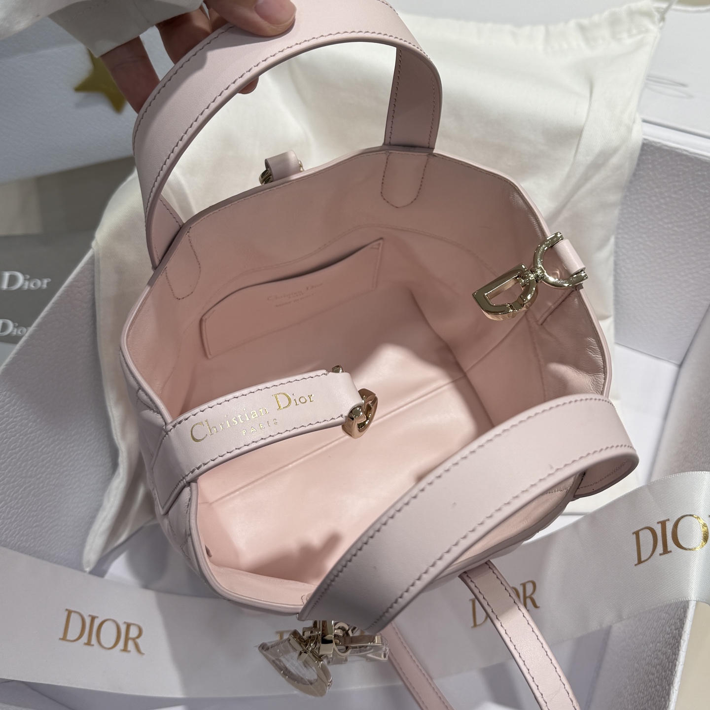 DIOR 迪奥菜篮子 small- Toujours CD Lock Calfskin Tote Bag (Shoulder/Hand-Carry)-F0- M2835OSNW-M02N