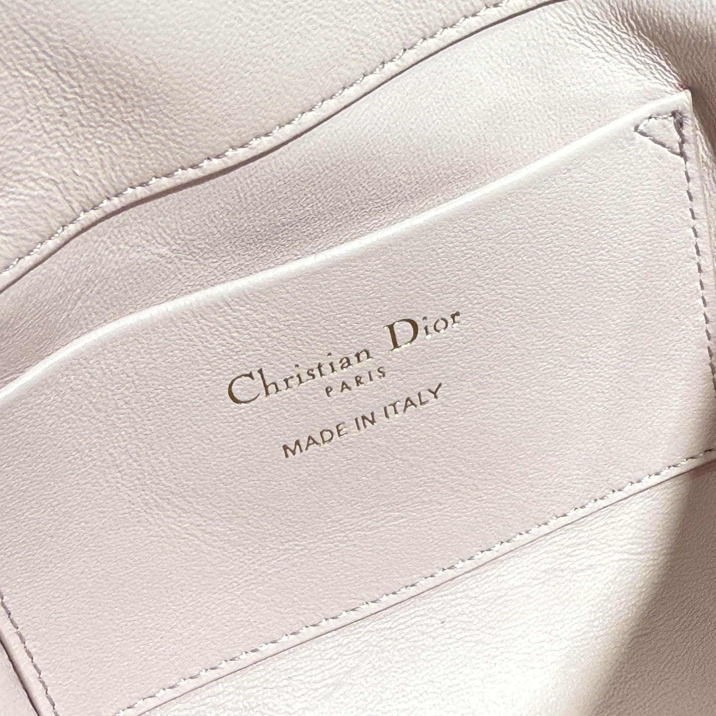 DIOR 迪奥菜篮子 small- Toujours CD Lock Calfskin Tote Bag (Shoulder/Hand-Carry)-F0- M2835OSNW-M02N