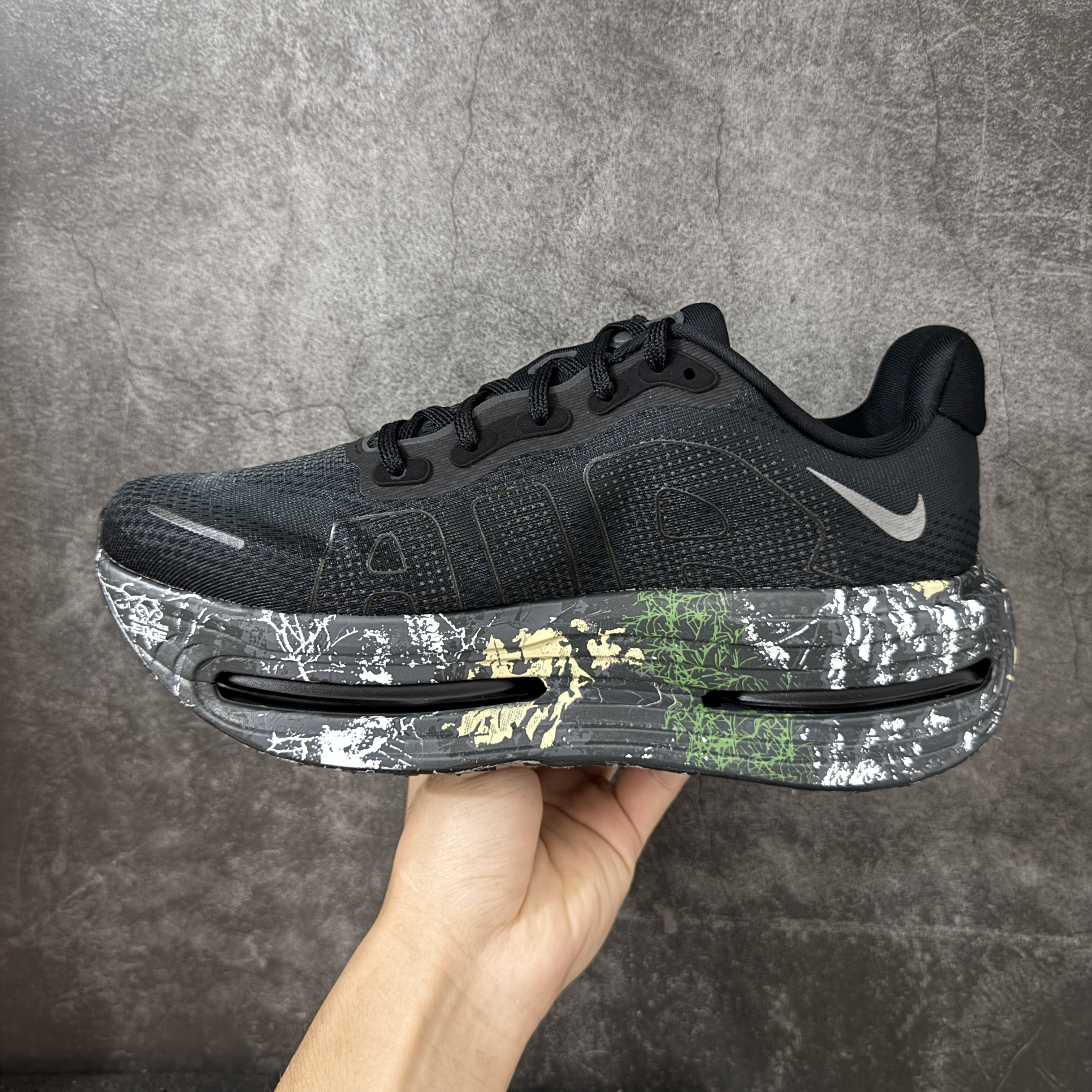 Nike Vomero Premium 低筒 超临界发泡 气垫 百搭舒适耐磨  休闲跑步鞋 男女同款  花黑色IO7325-001