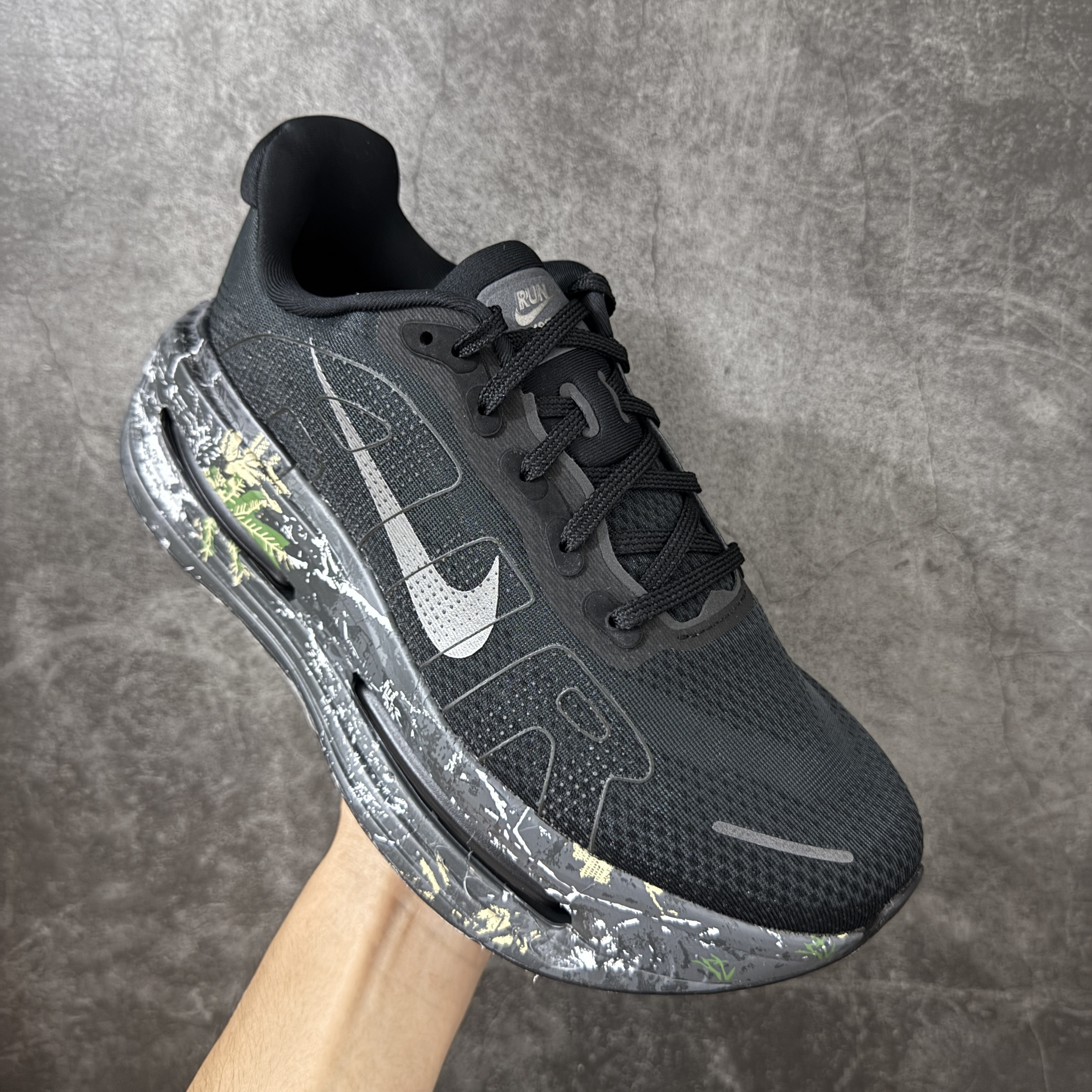 Nike Vomero Premium 低筒 超临界发泡 气垫 百搭舒适耐磨  休闲跑步鞋 男女同款  花黑色IO7325-001