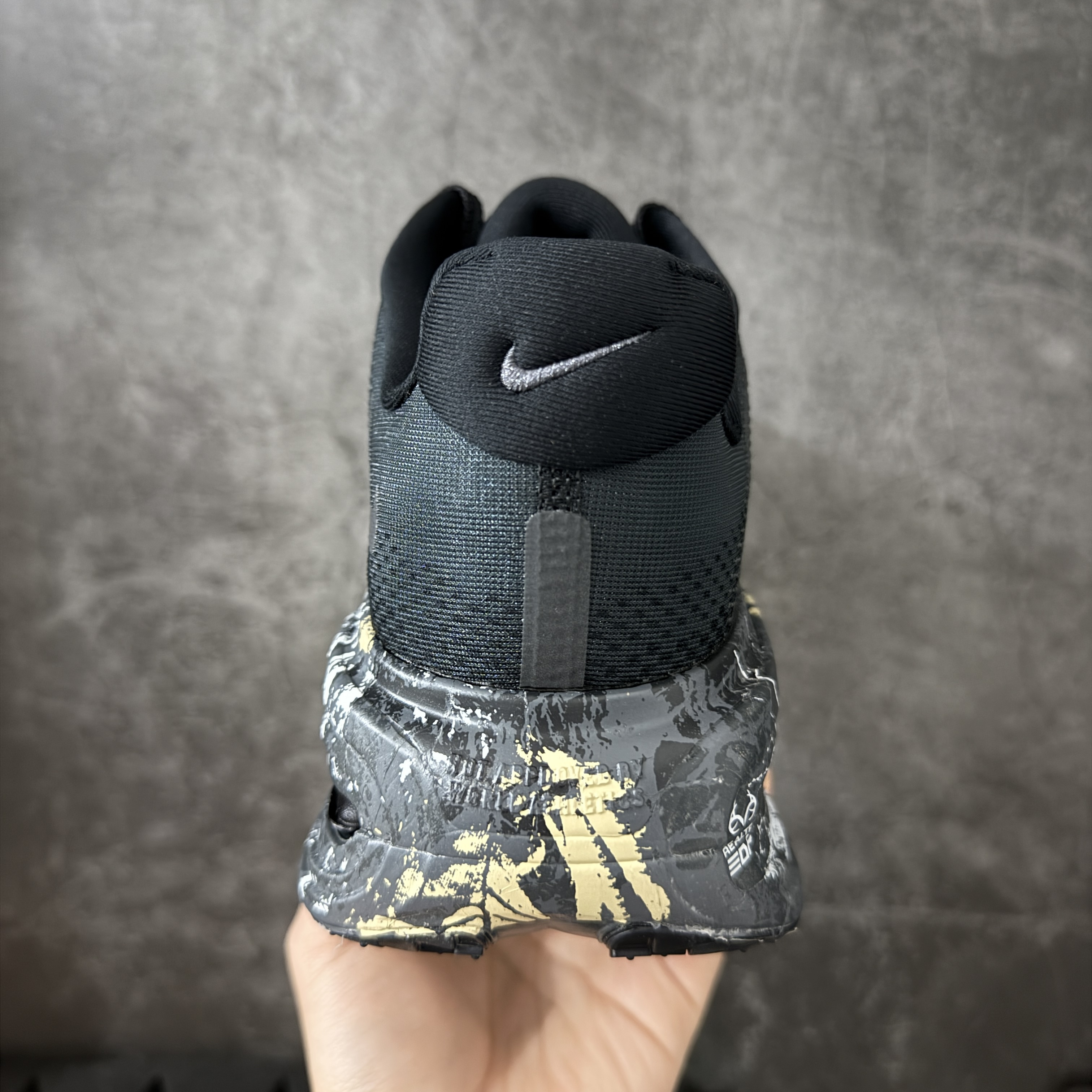 Nike Vomero Premium 低筒 超临界发泡 气垫 百搭舒适耐磨  休闲跑步鞋 男女同款  花黑色IO7325-001