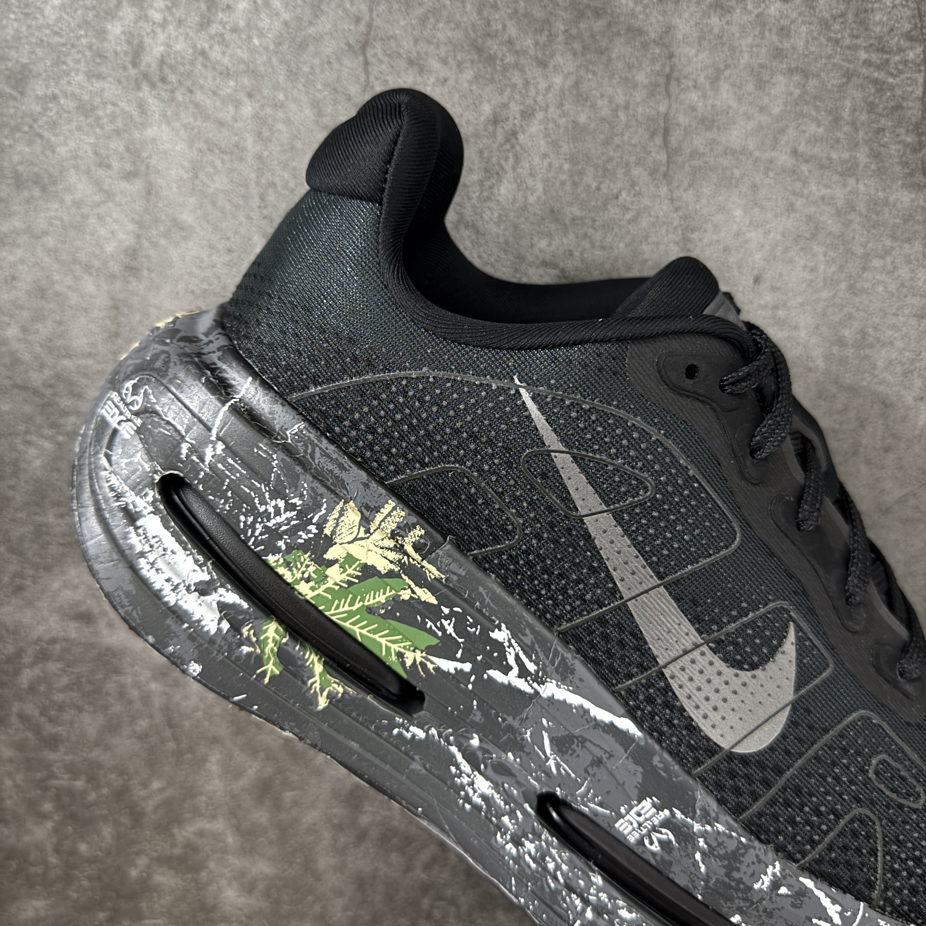 Nike Vomero Premium 低筒 超临界发泡 气垫 百搭舒适耐磨  休闲跑步鞋 男女同款  花黑色IO7325-001