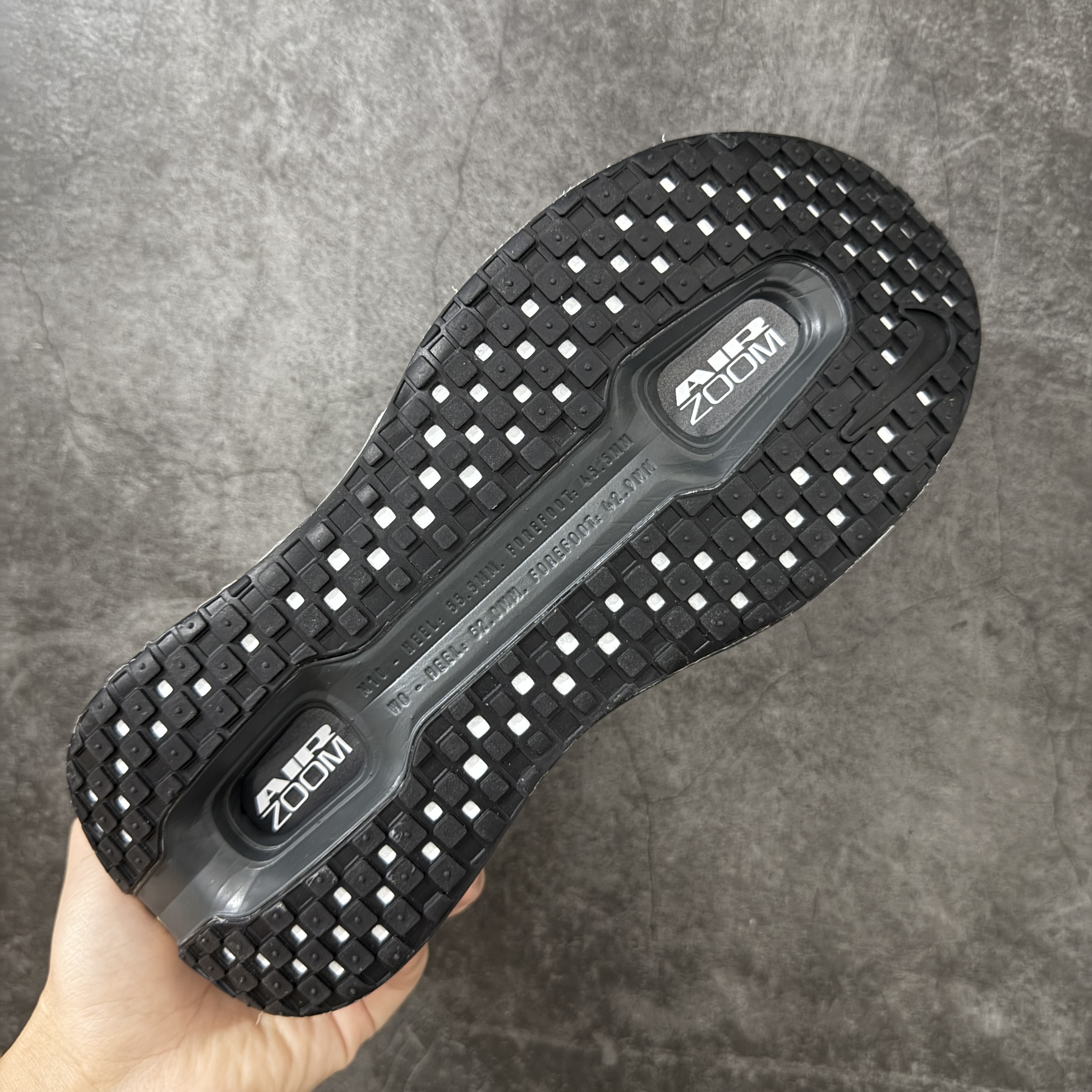 Nike Vomero Premium 低筒 超临界发泡 气垫 百搭舒适耐磨  休闲跑步鞋 男女同款  花黑色IO7325-001