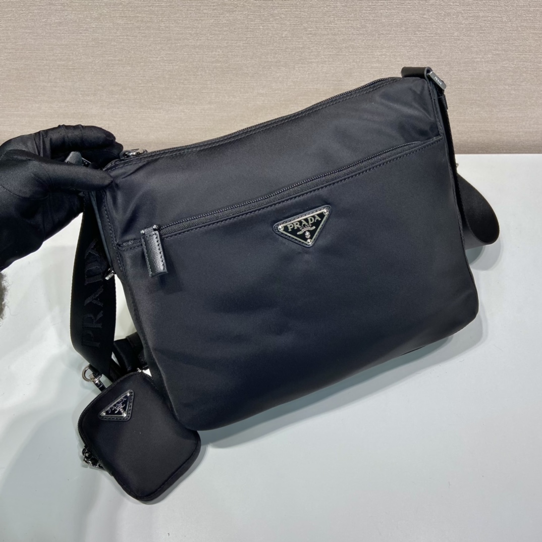 普拉达 PRADA Re-Nylon  斜跨 单肩包 黑色  H0 1BC421-RV44-F0002