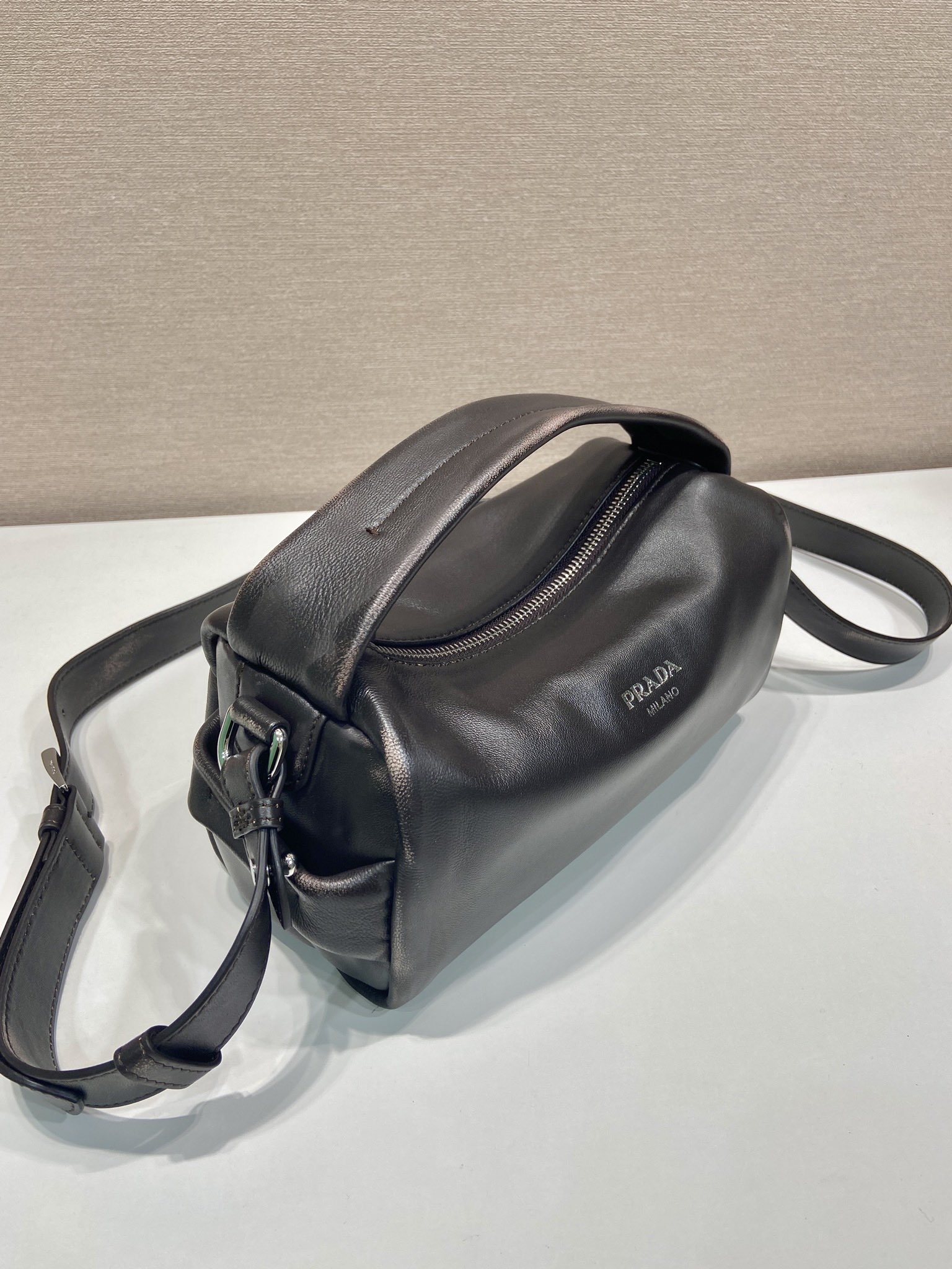 普拉达 PRADA Borsa 手提 斜跨 单肩包 做旧棕色  H0 2VH188_2C75_F0003