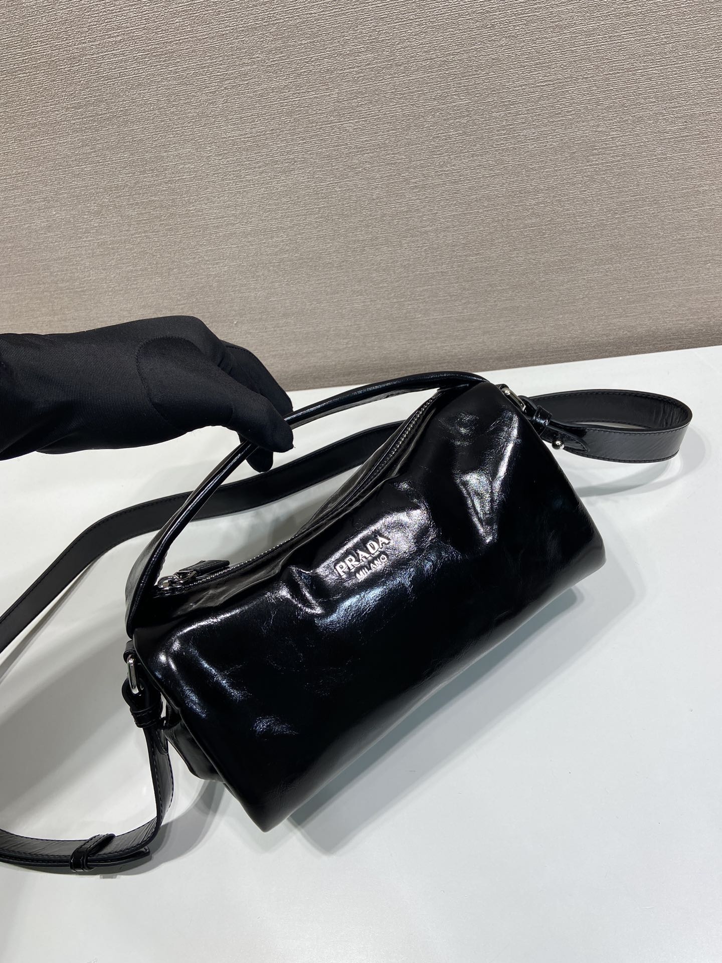 普拉达 PRADA Borsa 手提 斜跨 单肩包 黑色油蜡  H0 2VH194_2CYR_F0002