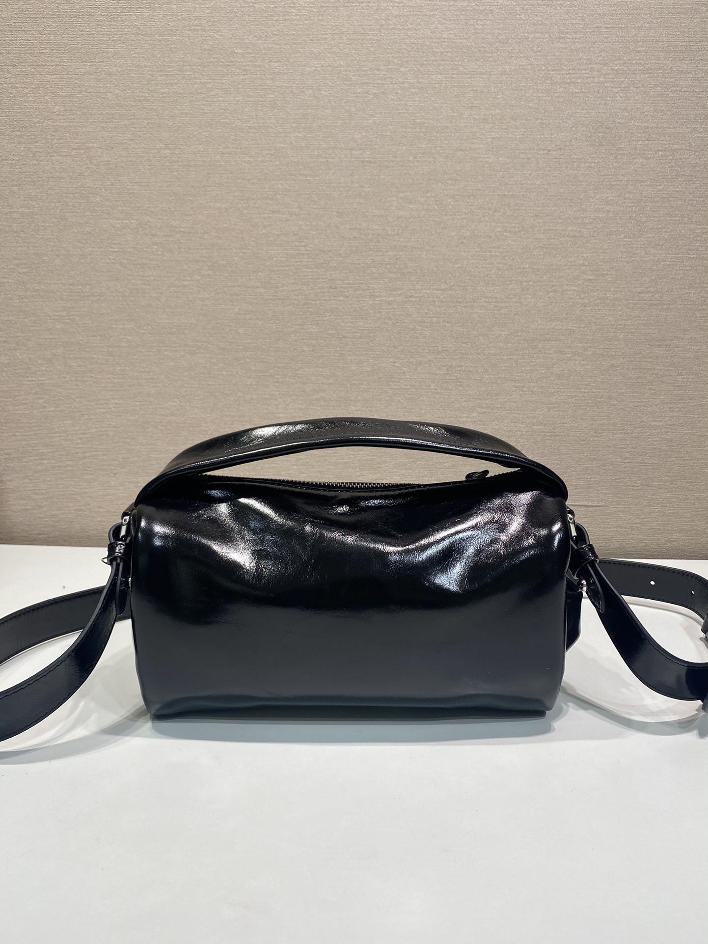 普拉达 PRADA Borsa 手提 斜跨 单肩包 黑色油蜡  H0 2VH194_2CYR_F0002
