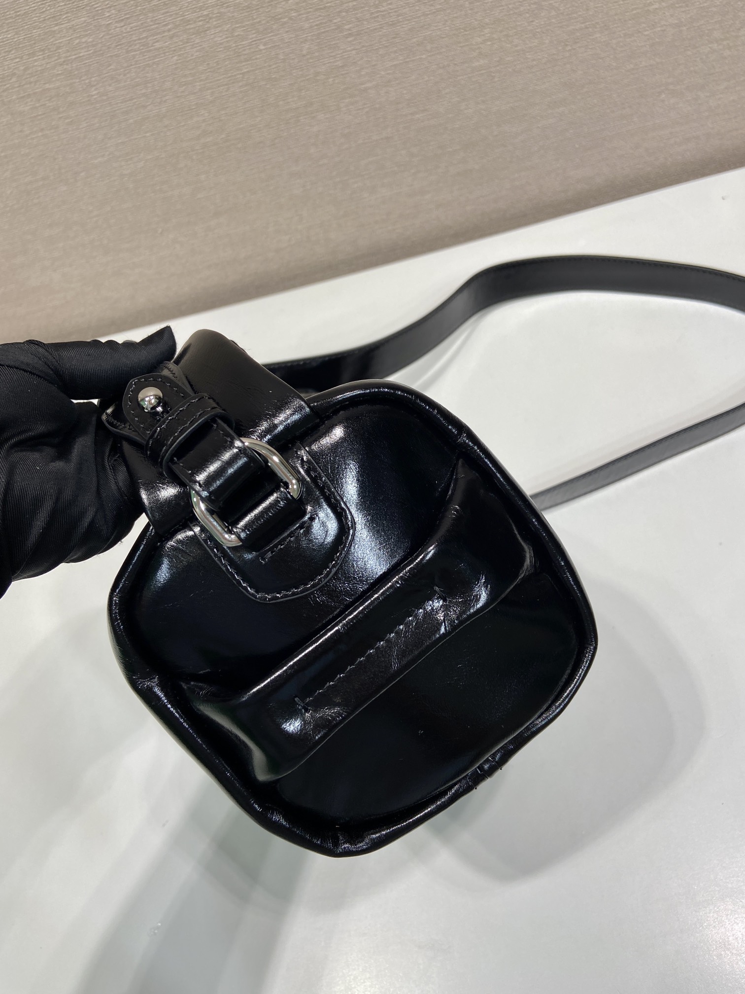 普拉达 PRADA Borsa 手提 斜跨 单肩包 黑色油蜡  H0 2VH194_2CYR_F0002