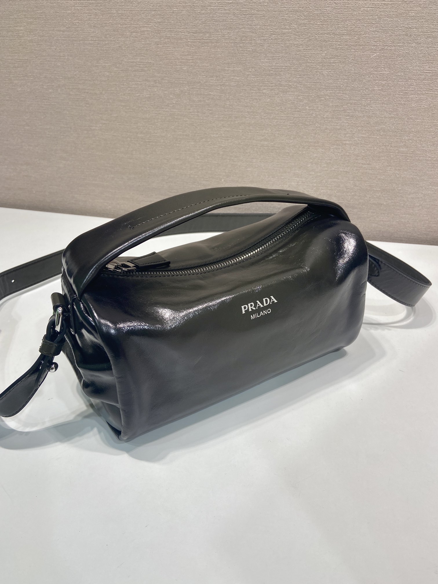 普拉达 PRADA Borsa 手提 斜跨 单肩包 军绿油蜡  H0 2VH188_2HKF_F03C5_V_DOO