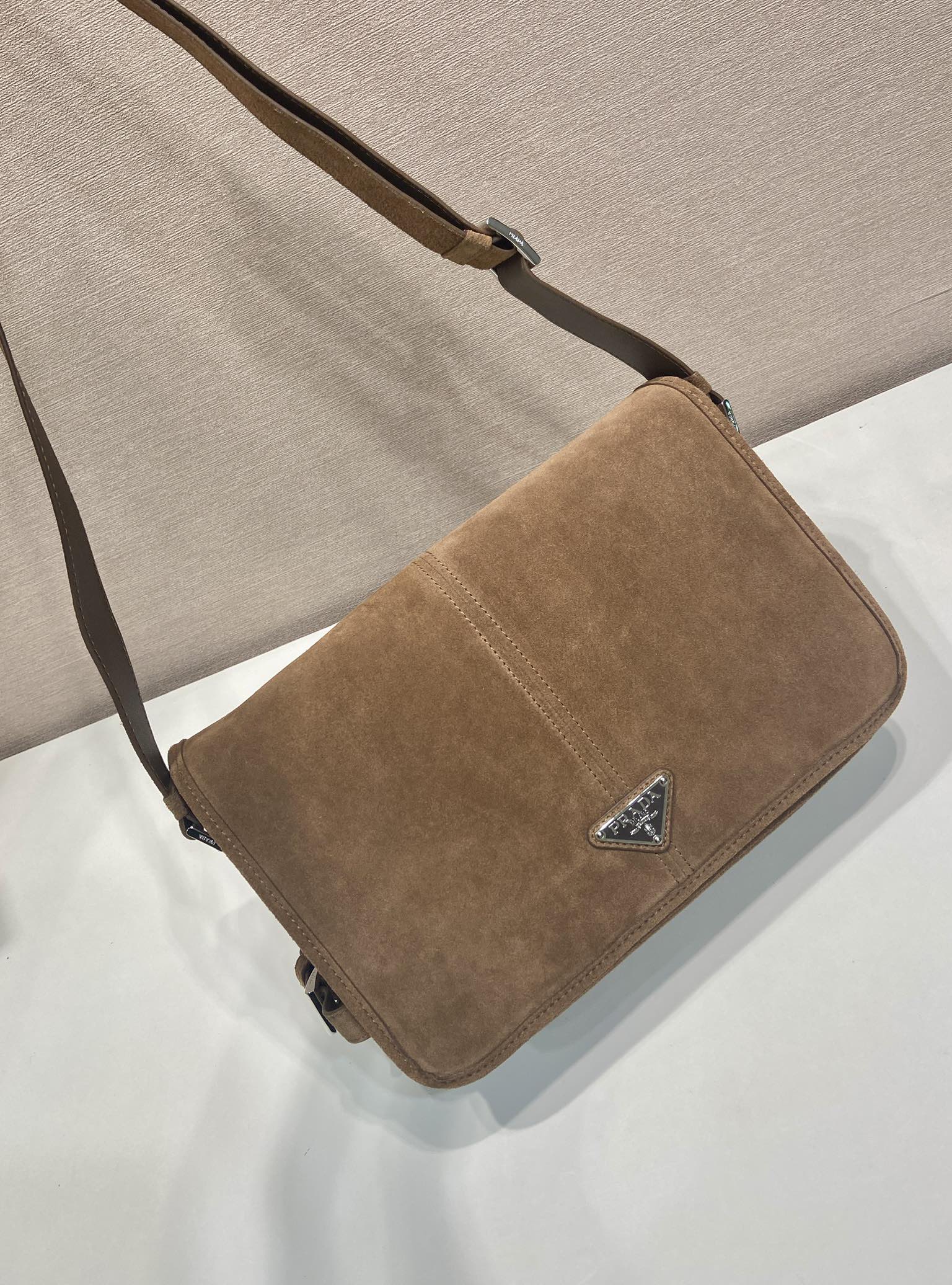 普拉达 PRADA 手提 斜跨 单肩包 麂皮棕色  H0 2VD073 