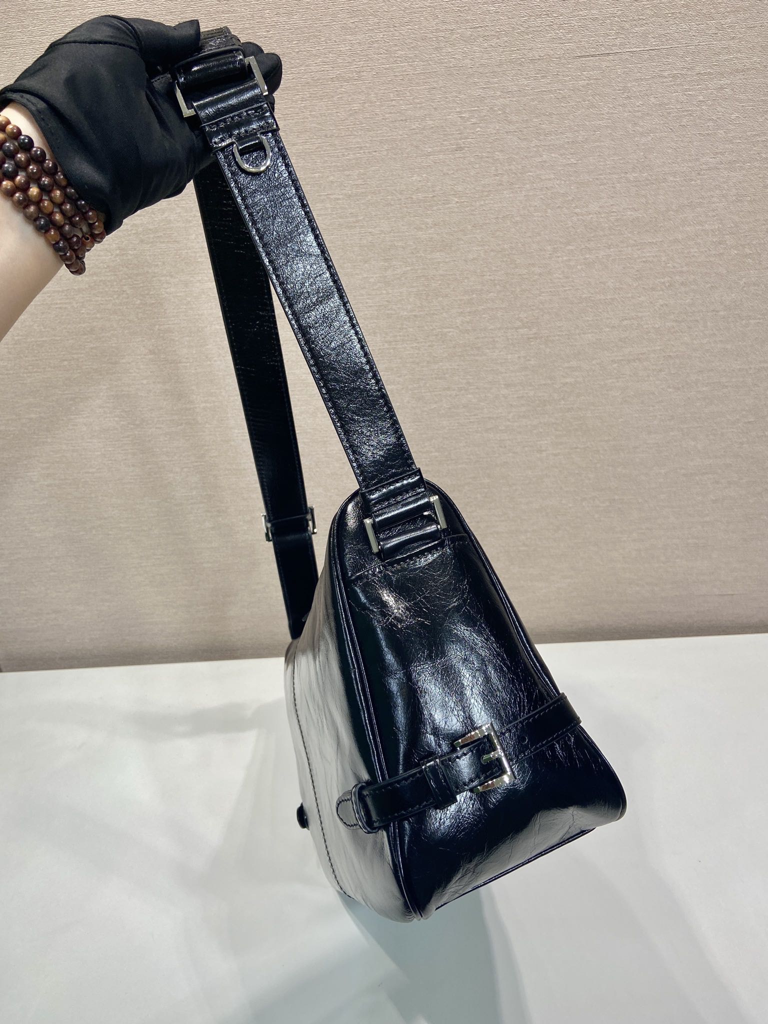 普拉达 PRADA 手提 斜跨 单肩包 黑色油蜡  H0 2VH187_2CYR_F0002