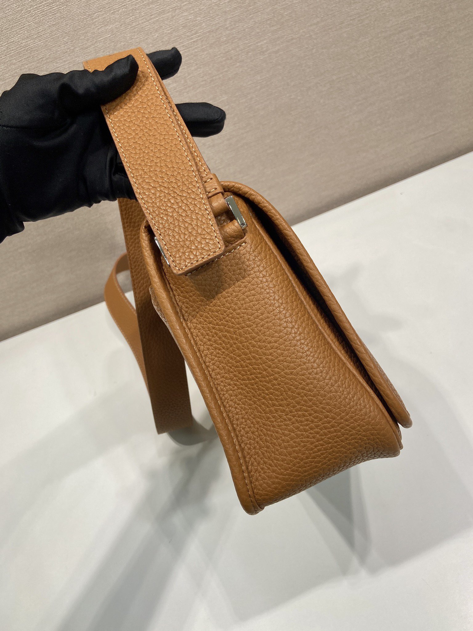 普拉达 PRADA  邮差 斜跨 单肩包 真皮 棕色 H0-2VD075_2BBE_F0046