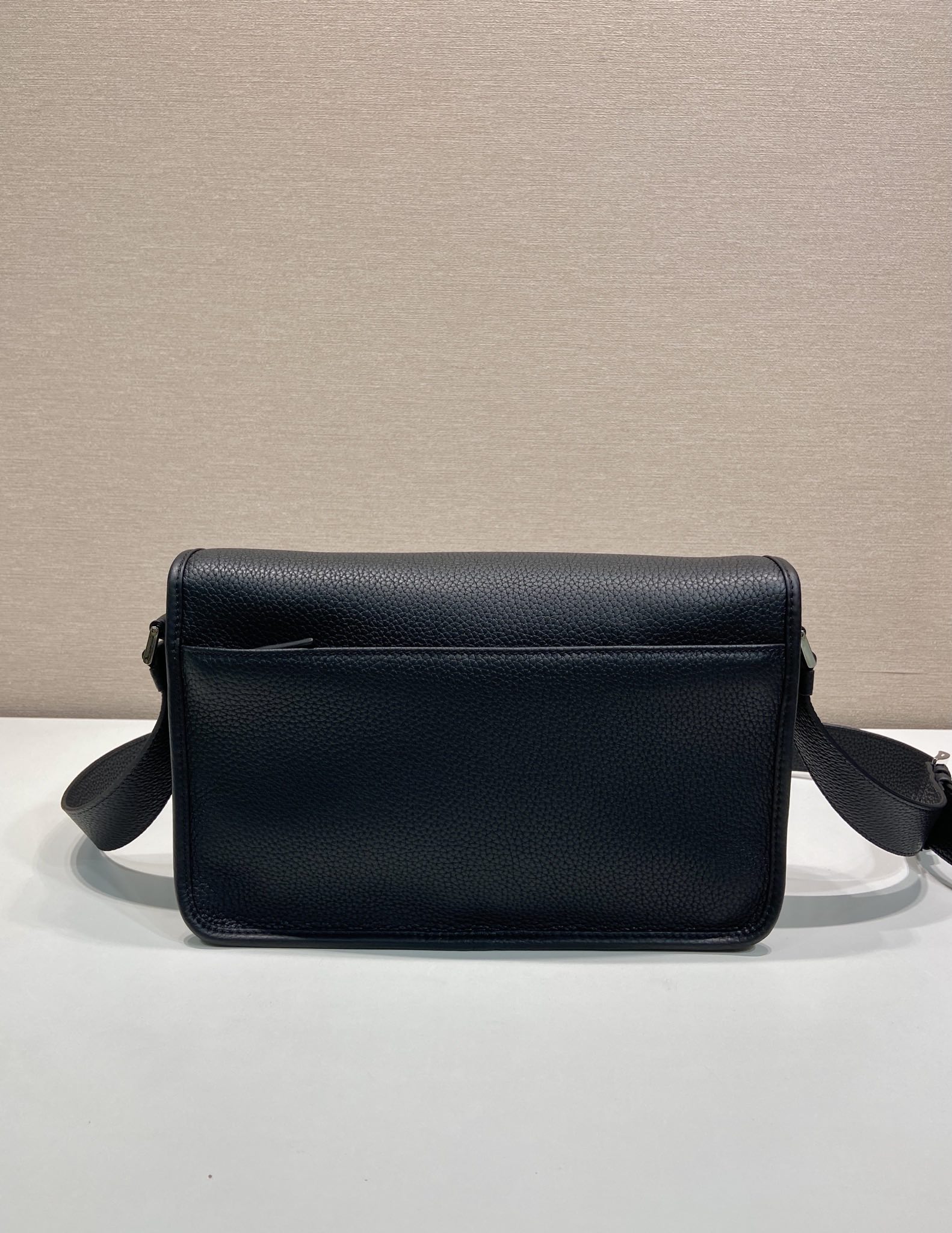 普拉达 PRADA  邮差 斜跨 单肩包 真皮 黑色 H0-2VD075_2BBE_F0002