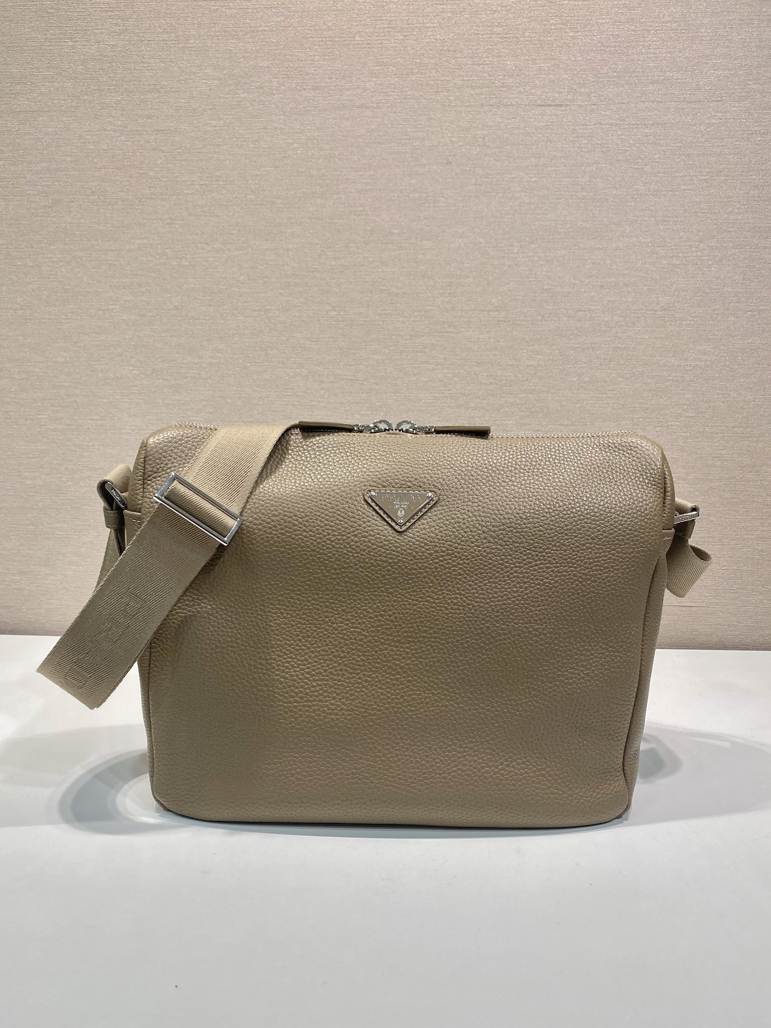 普拉达 PRADA  邮差 斜跨 单肩包 真皮 棕色 H0-2VH182 