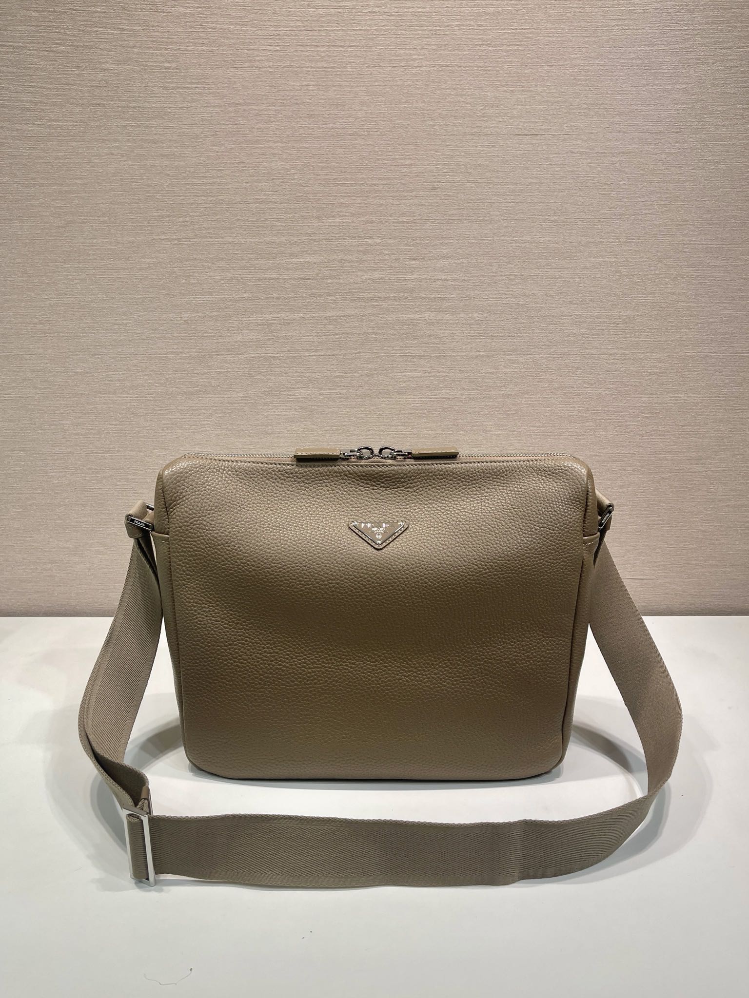 普拉达 PRADA  邮差 斜跨 单肩包 真皮 棕色 H0-2VH182 