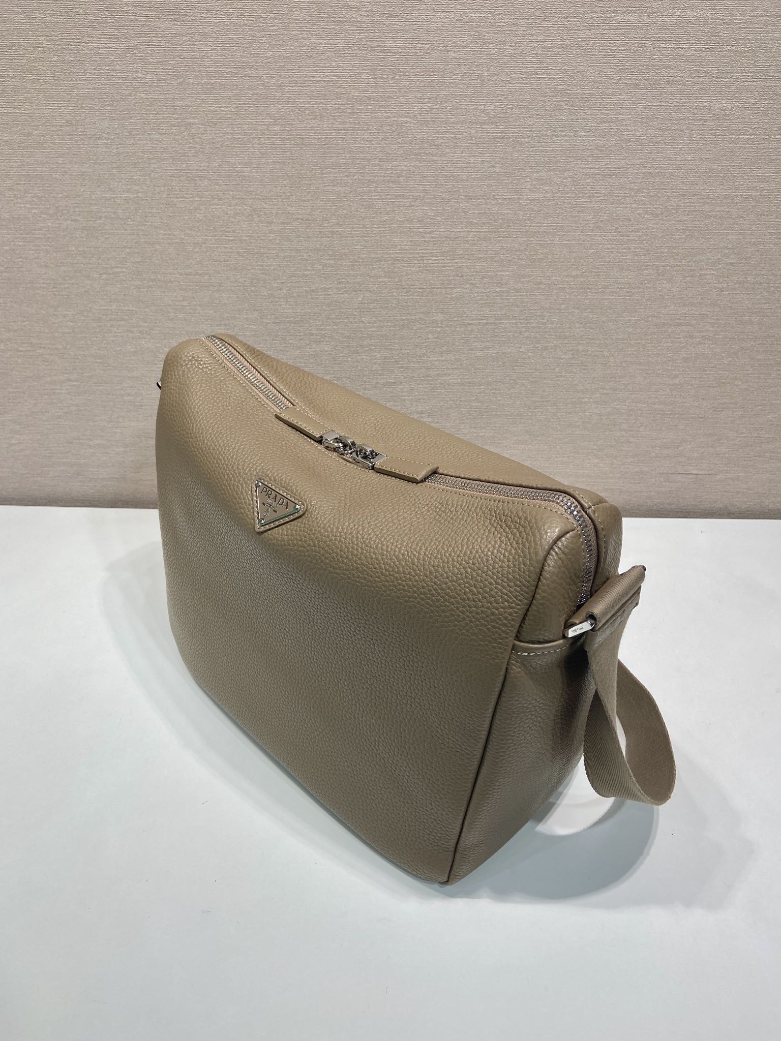 普拉达 PRADA  邮差 斜跨 单肩包 真皮 棕色 H0-2VH182 