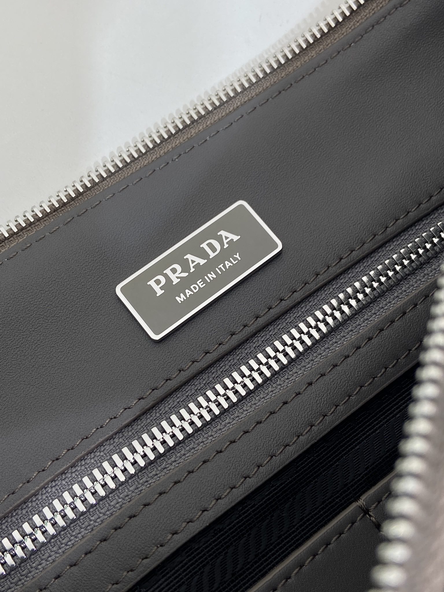 普拉达 PRADA  邮差 斜跨 单肩包 真皮 竹节灰 H0-2VH182_2BBE_F0218
