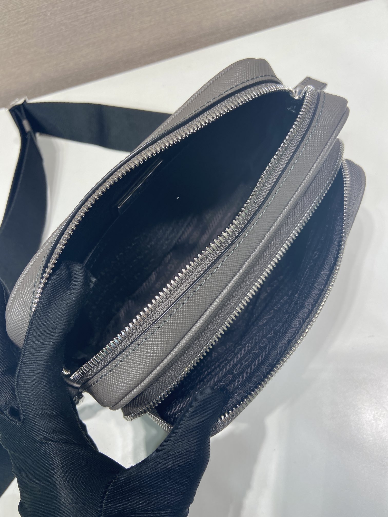 普拉达 PRADA  相机 斜跨 单肩包  大理石灰H0-2VH170_9Z2_F03HH_V_OOO